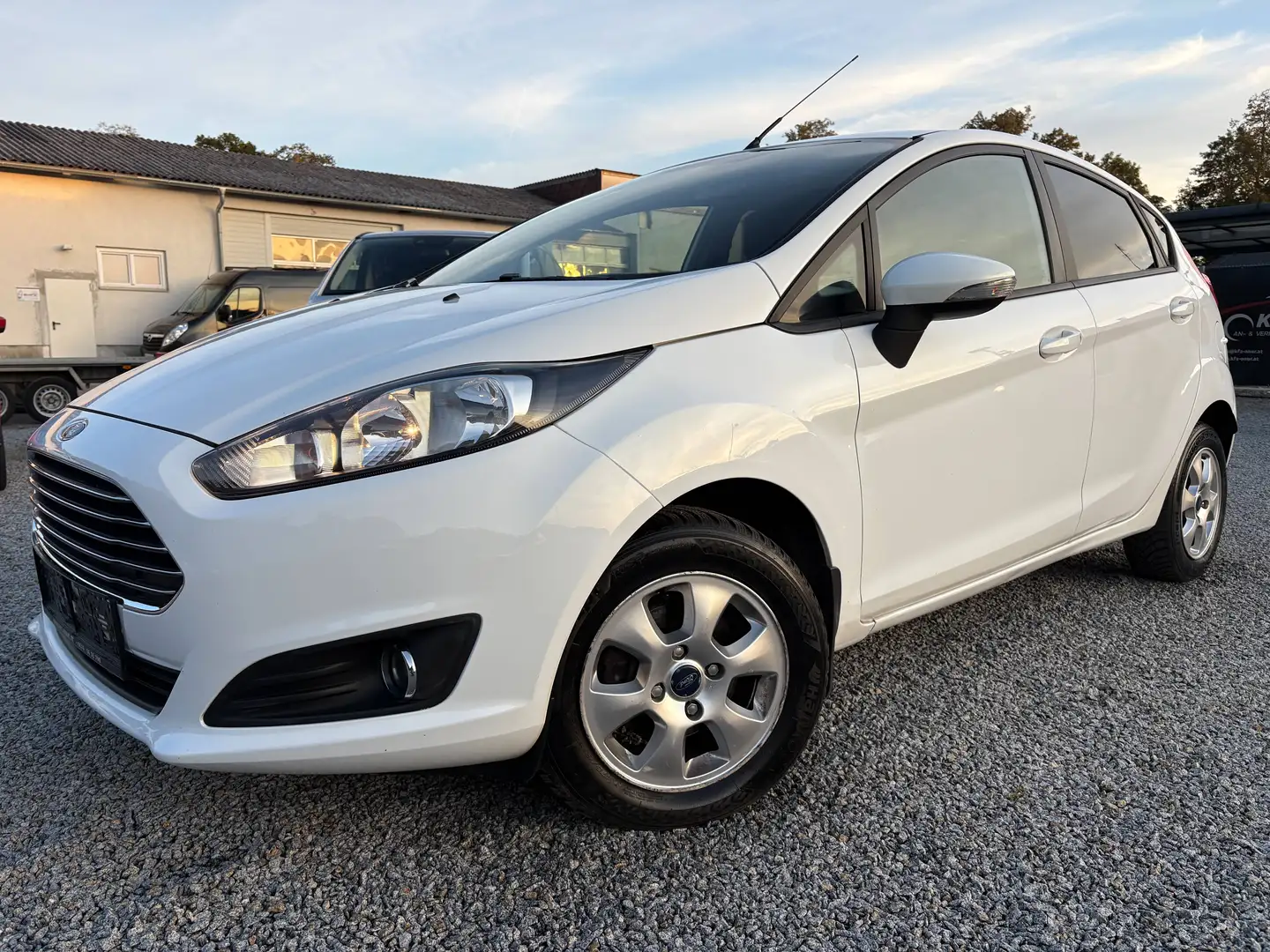 Ford Fiesta Fiesta 1,25 Trend*GUTER ZUSTAND*WENIG KM Weiß - 1