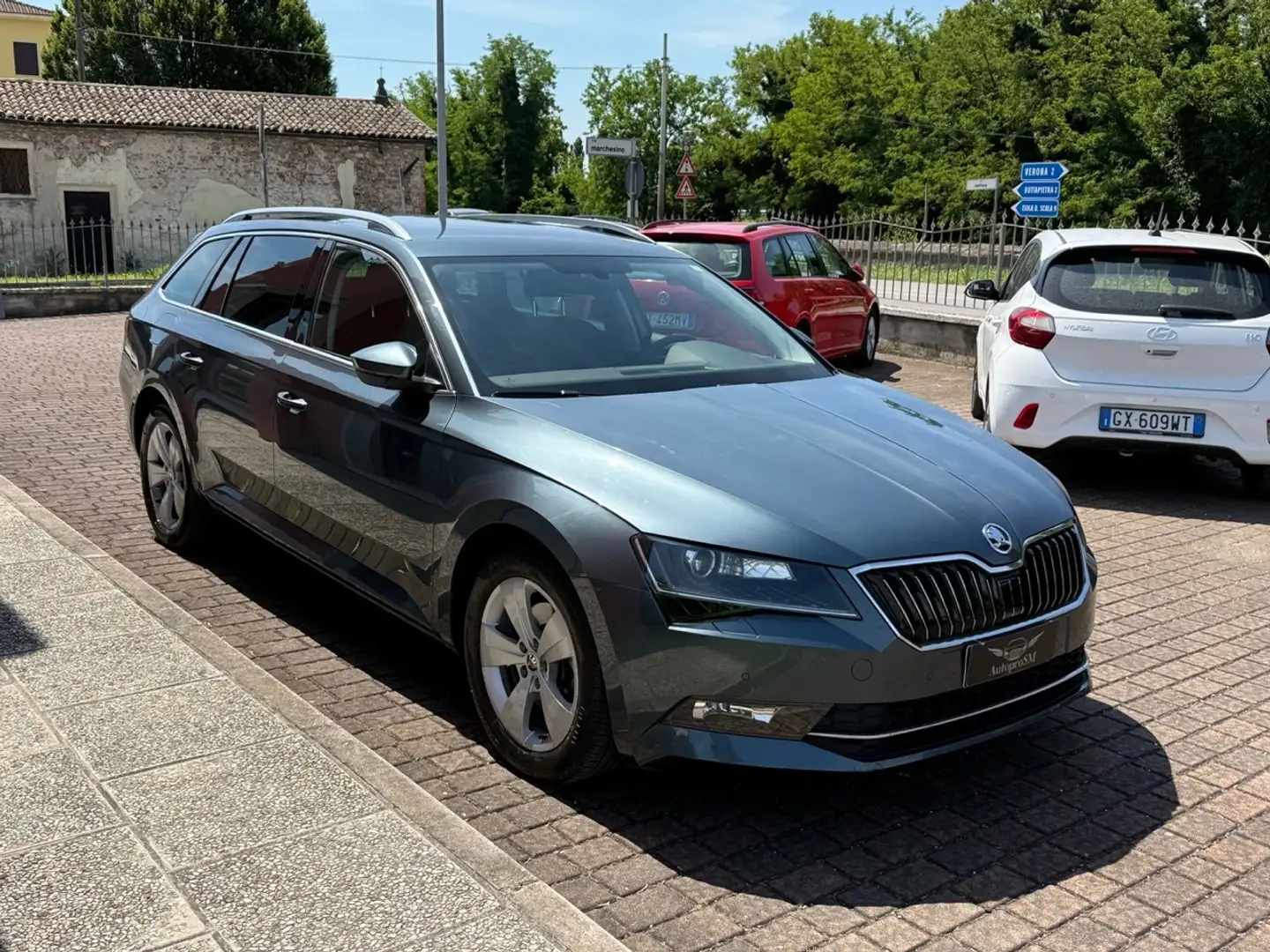 Skoda Superb Superb Wagon 2.0 tdi Executive 4x4 150cv my17 Šedá - 2