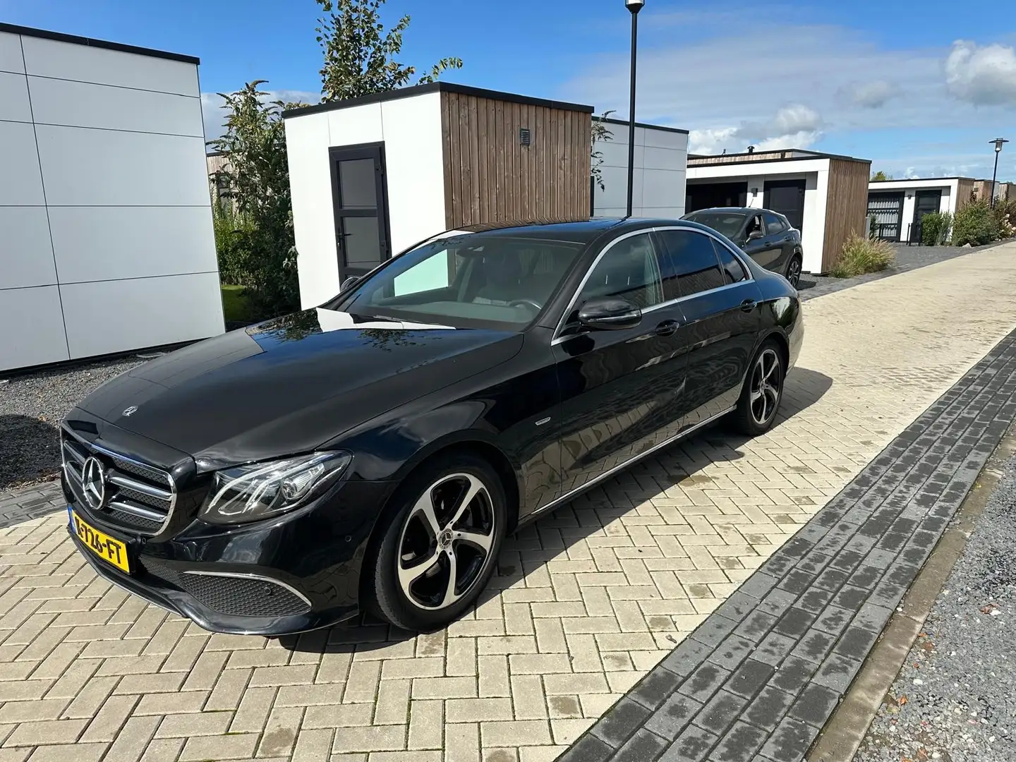Mercedes-Benz E 200 E 200 Premium Plus Zwart - 2