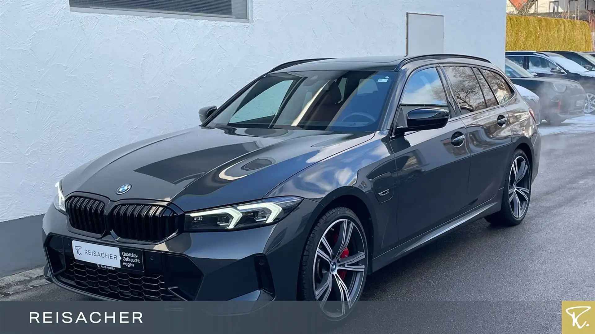 BMW 330 e xDrive Tou M-Sport PRO Pano AHK LM19" LCPro Grau - 1