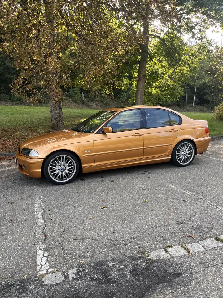 BMW 320i, foto 2