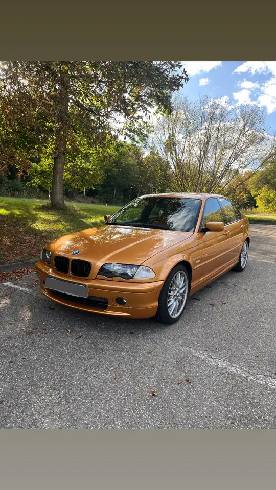 BMW 320i, foto 1