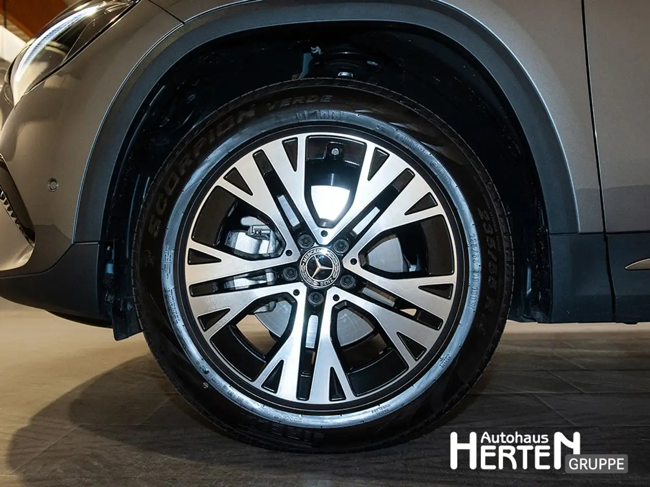 Mercedes-Benz GLA 180 PROGRESSIVE+WINTER.P+18"+AMBI+R.KAMERA 5