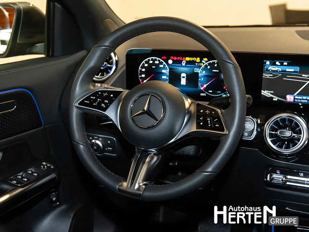 Mercedes-Benz GLA 180 PROGRESSIVE+WINTER.P+18"+AMBI+R.KAMERA 7