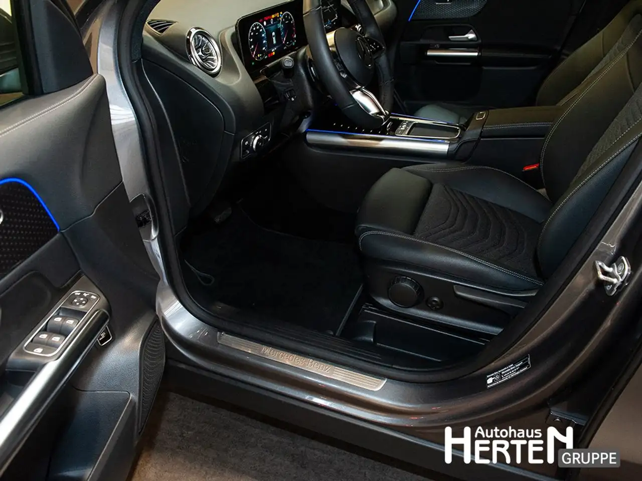 Mercedes-Benz GLA 180 PROGRESSIVE+WINTER.P+18"+AMBI+R.KAMERA 12