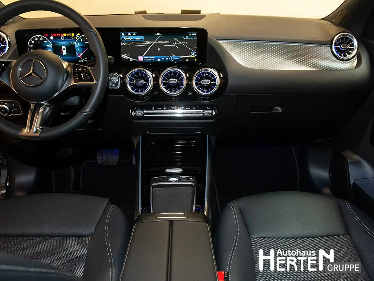 Mercedes-Benz GLA 180 PROGRESSIVE+WINTER.P+18"+AMBI+R.KAMERA 10