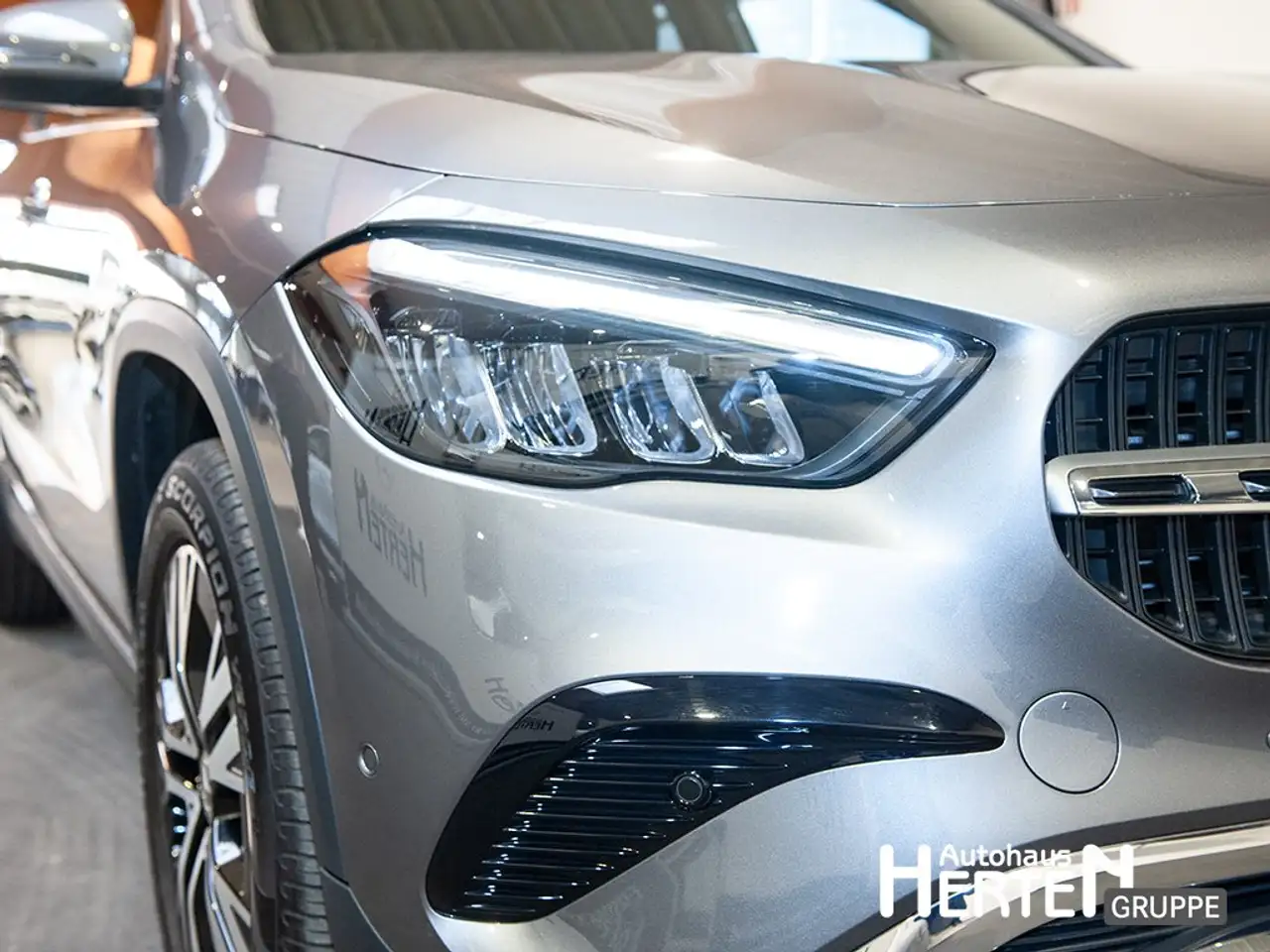 Mercedes-Benz GLA 180 PROGRESSIVE+WINTER.P+18"+AMBI+R.KAMERA 13