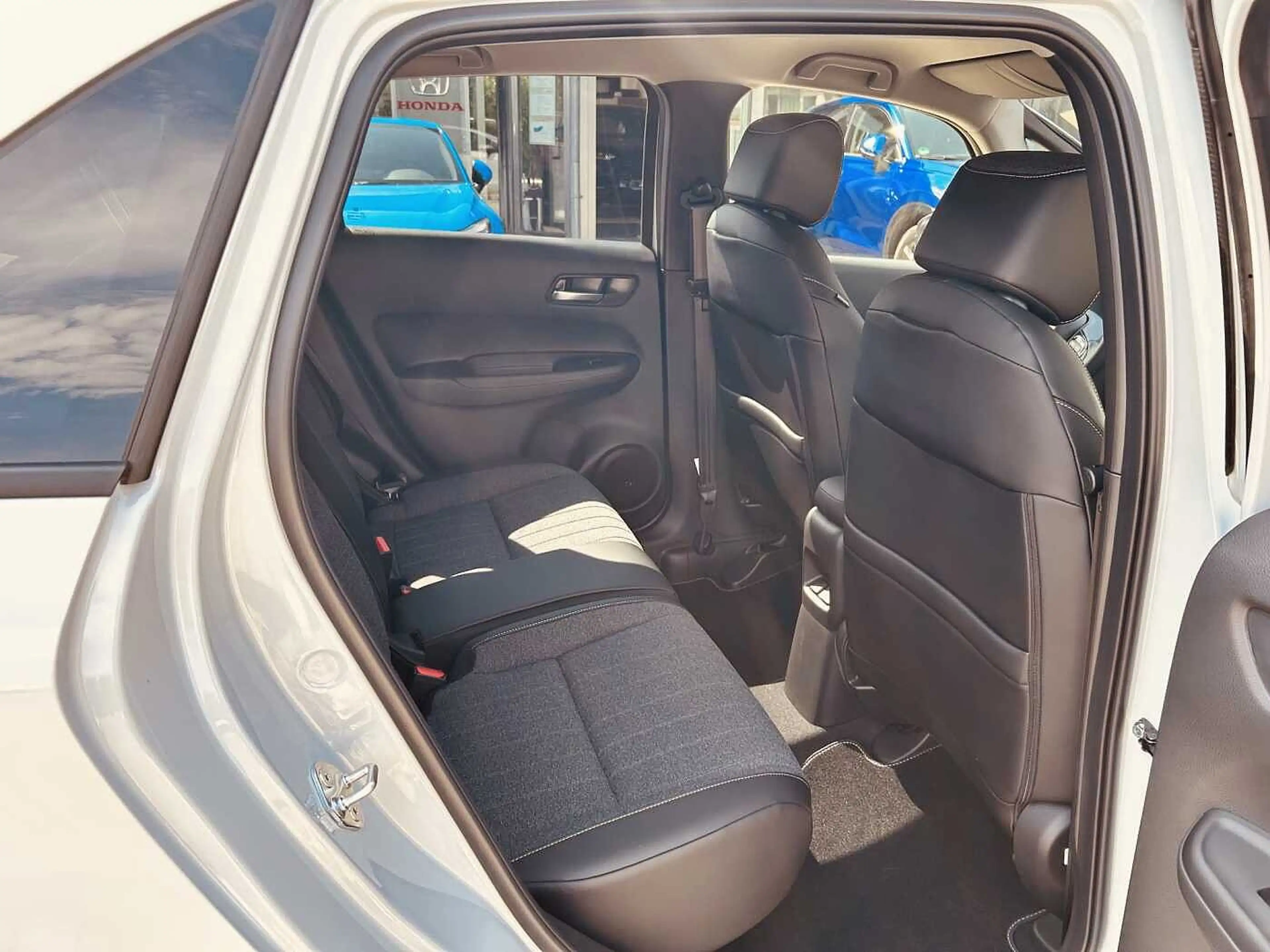 Honda Jazz Hybrid e:HEV 1.5 i-MMD Advance — photo 5