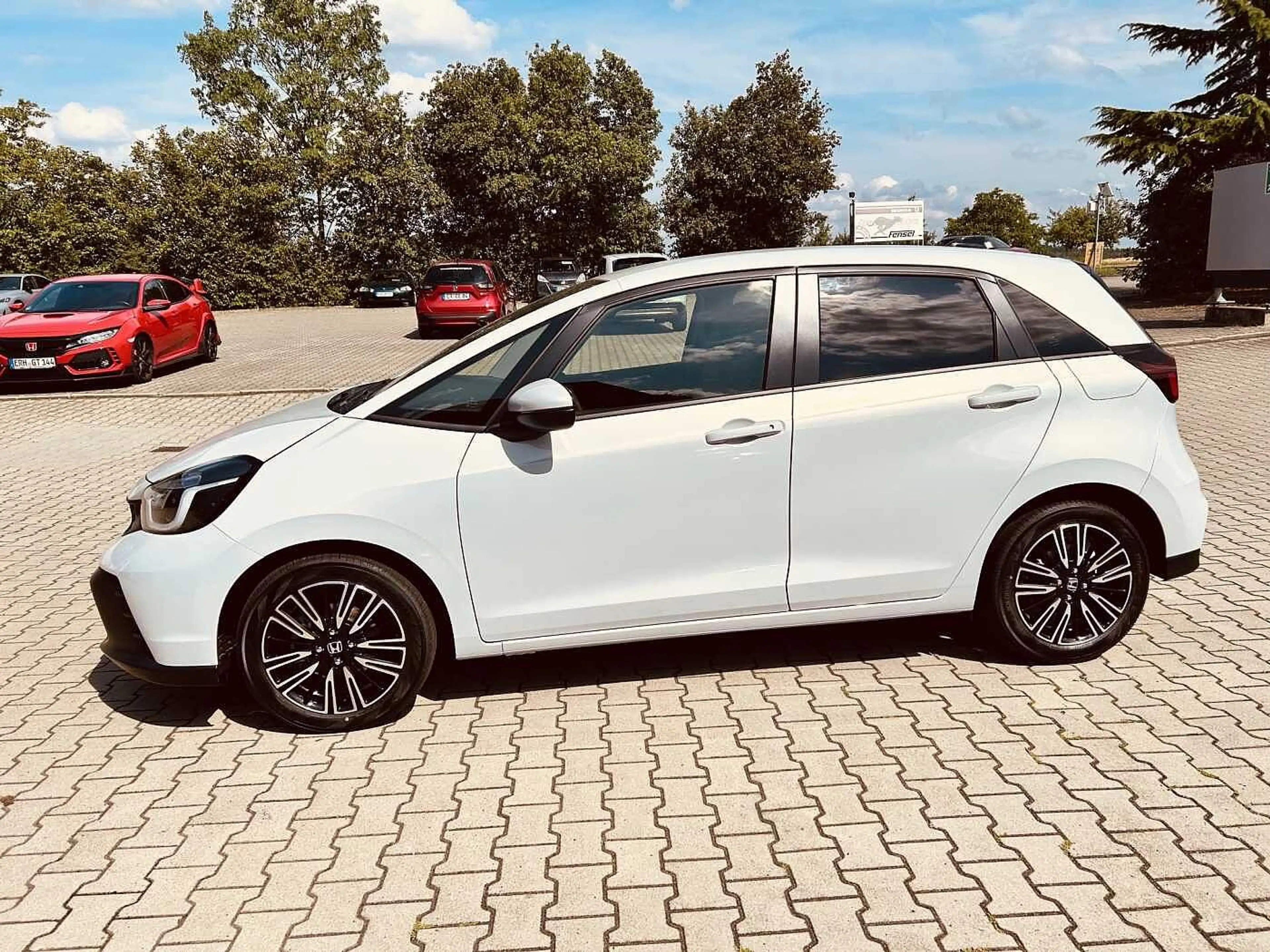 Honda Jazz Hybrid e:HEV 1.5 i-MMD Advance — photo 2