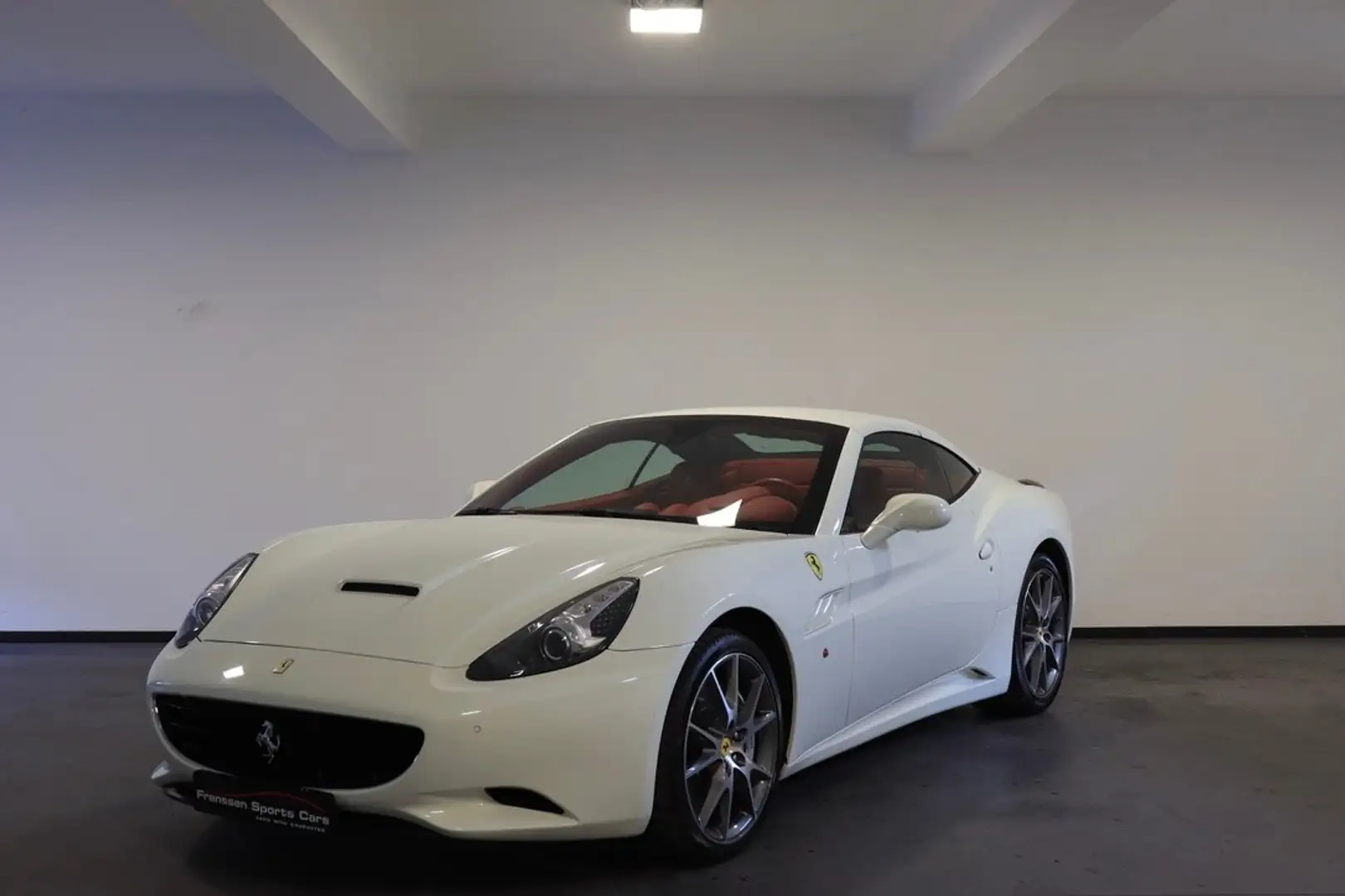 Ferrari California 4.3 V8 Белый - 1