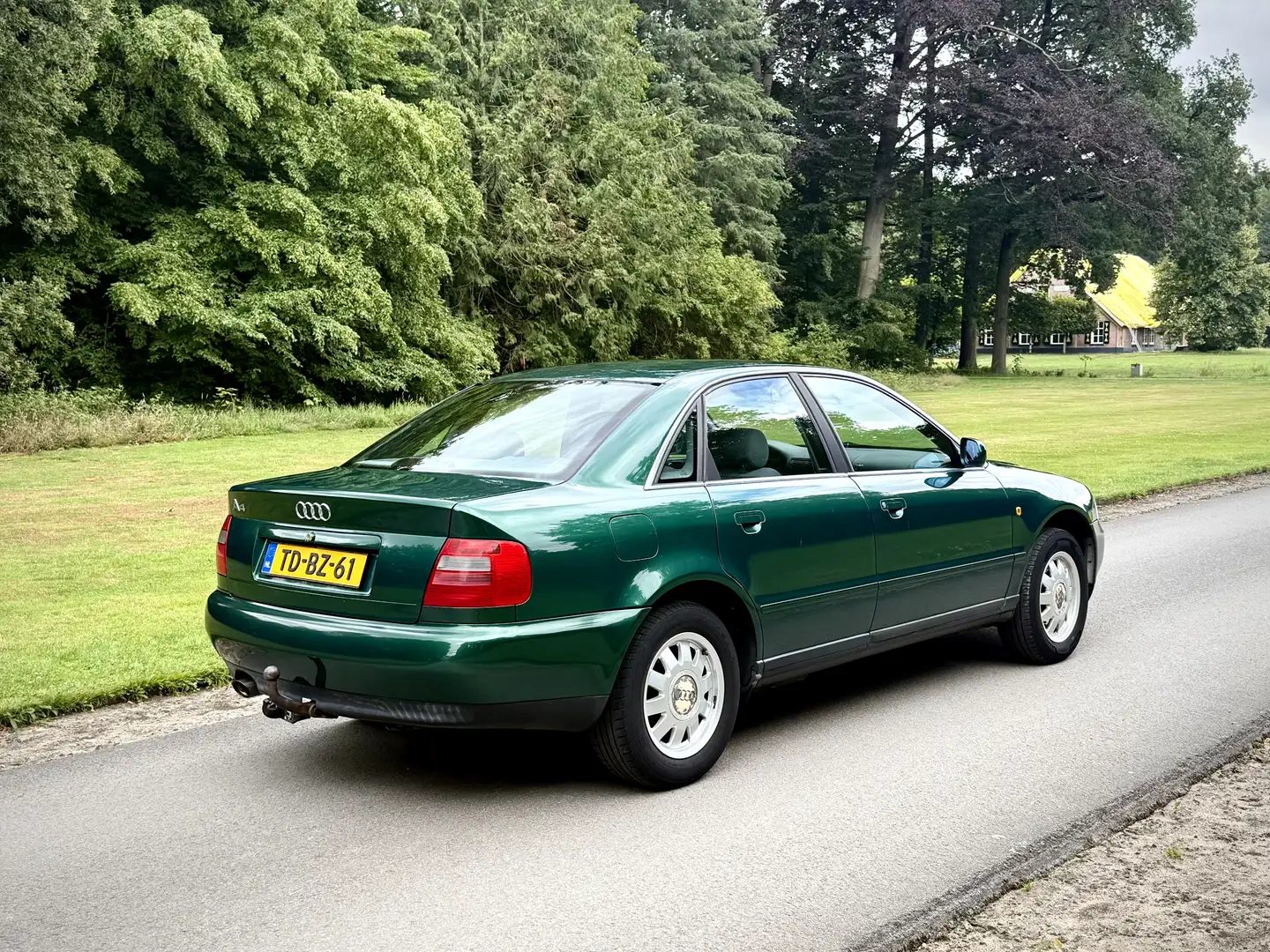 Audi A4 1.6 | Trekhaak | Netjes - 2