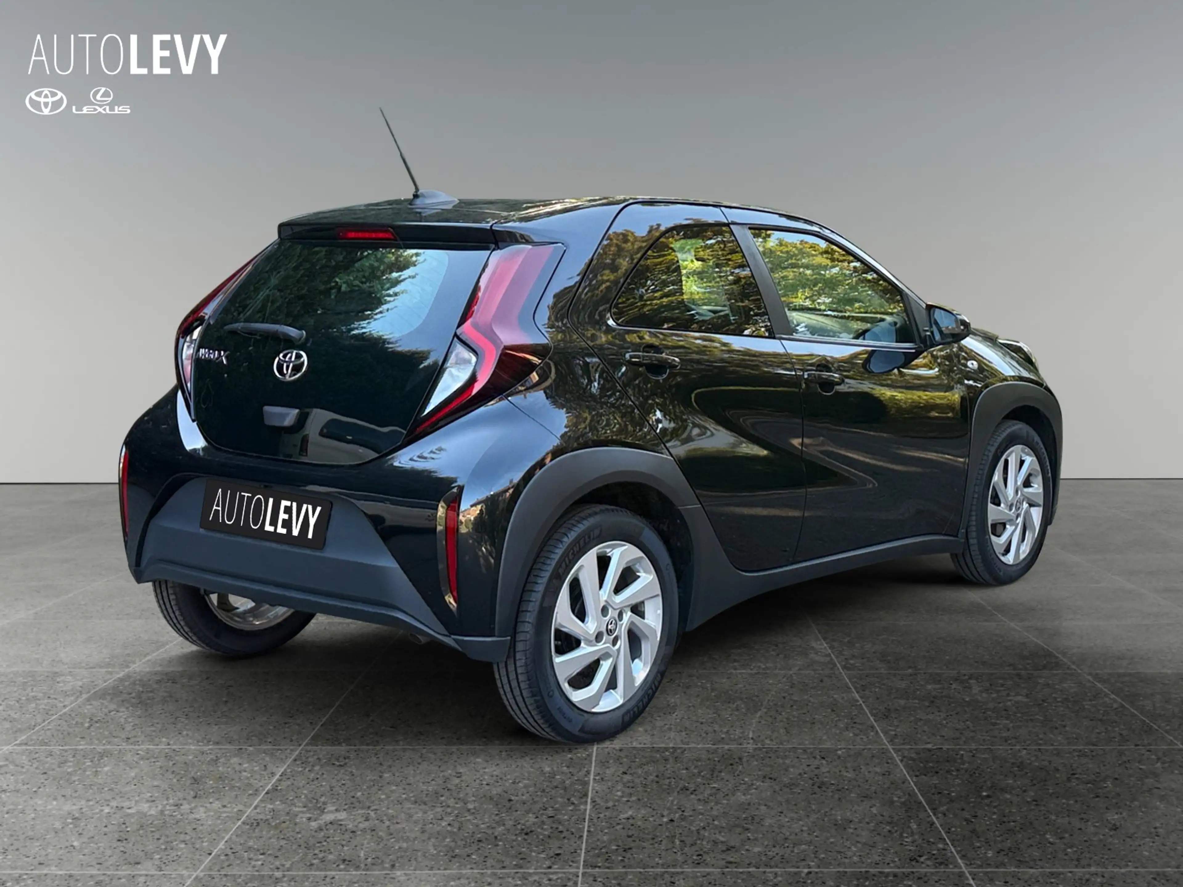 Toyota Aygo X Aygo 1.0 Play Kamera+Kamera+ACC+Navi+DynLicht — photo 6