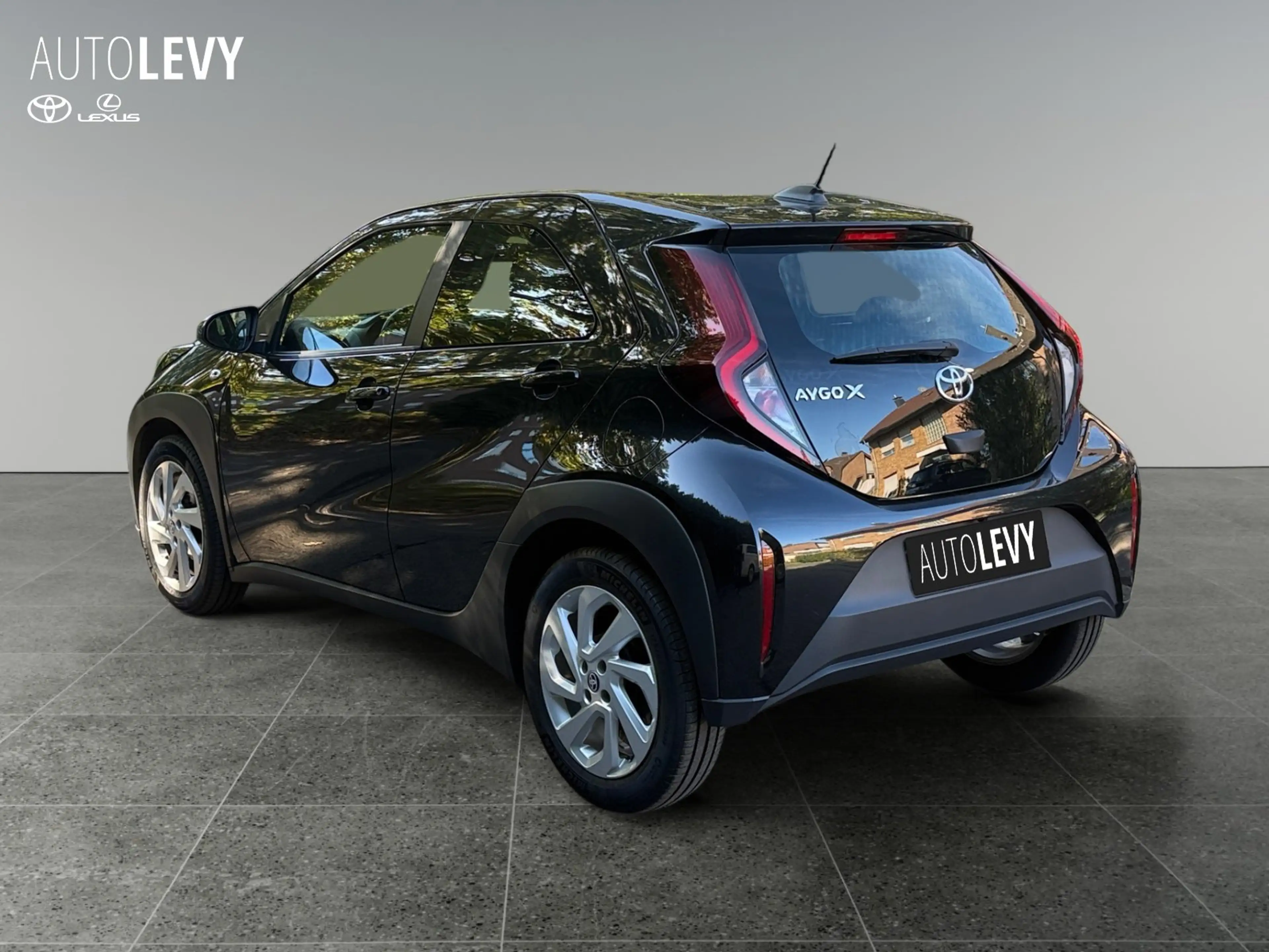 Toyota Aygo X Aygo 1.0 Play Kamera+Kamera+ACC+Navi+DynLicht — photo 4