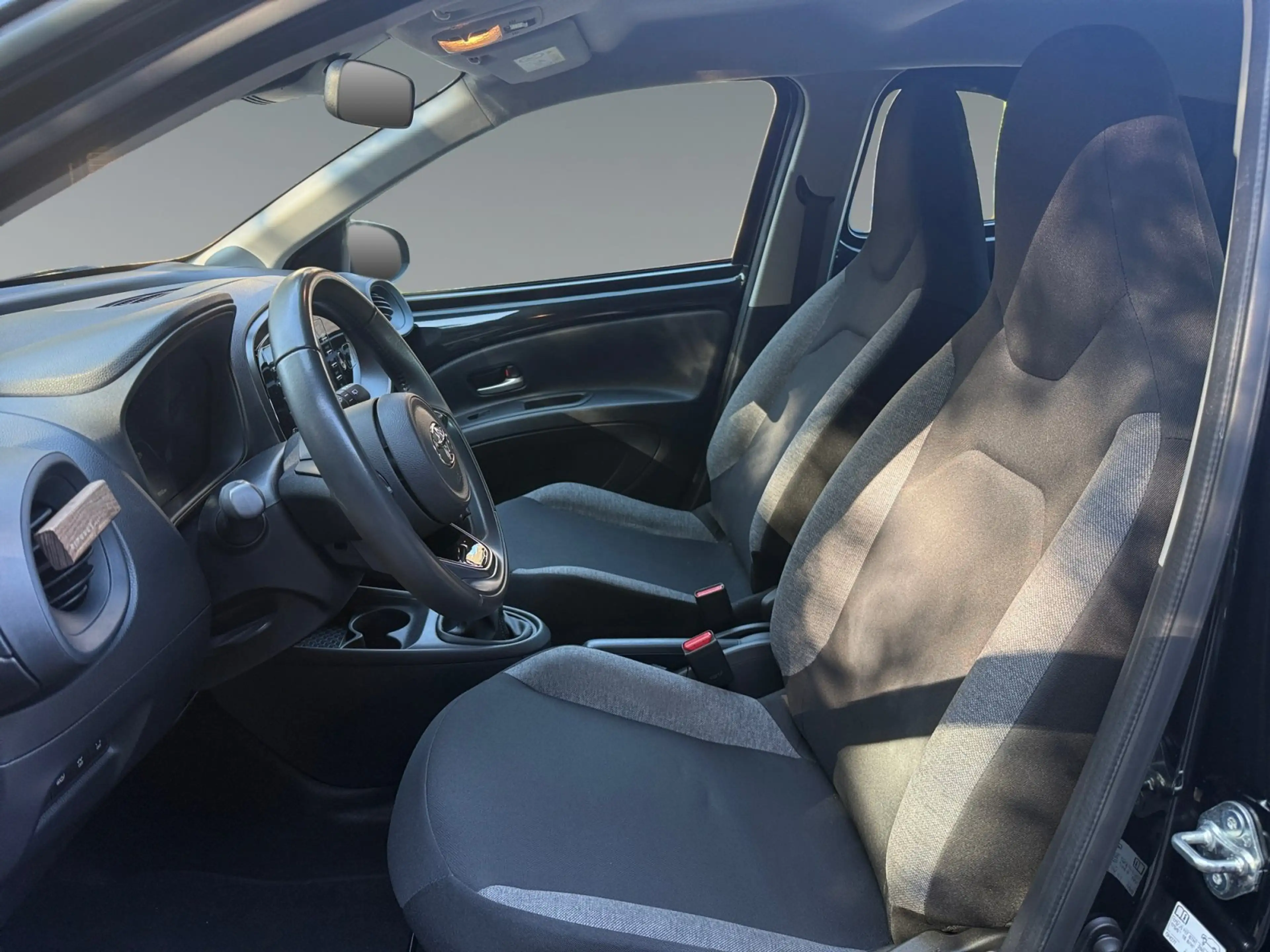 Toyota Aygo X Aygo 1.0 Play Kamera+Kamera+ACC+Navi+DynLicht — photo 10