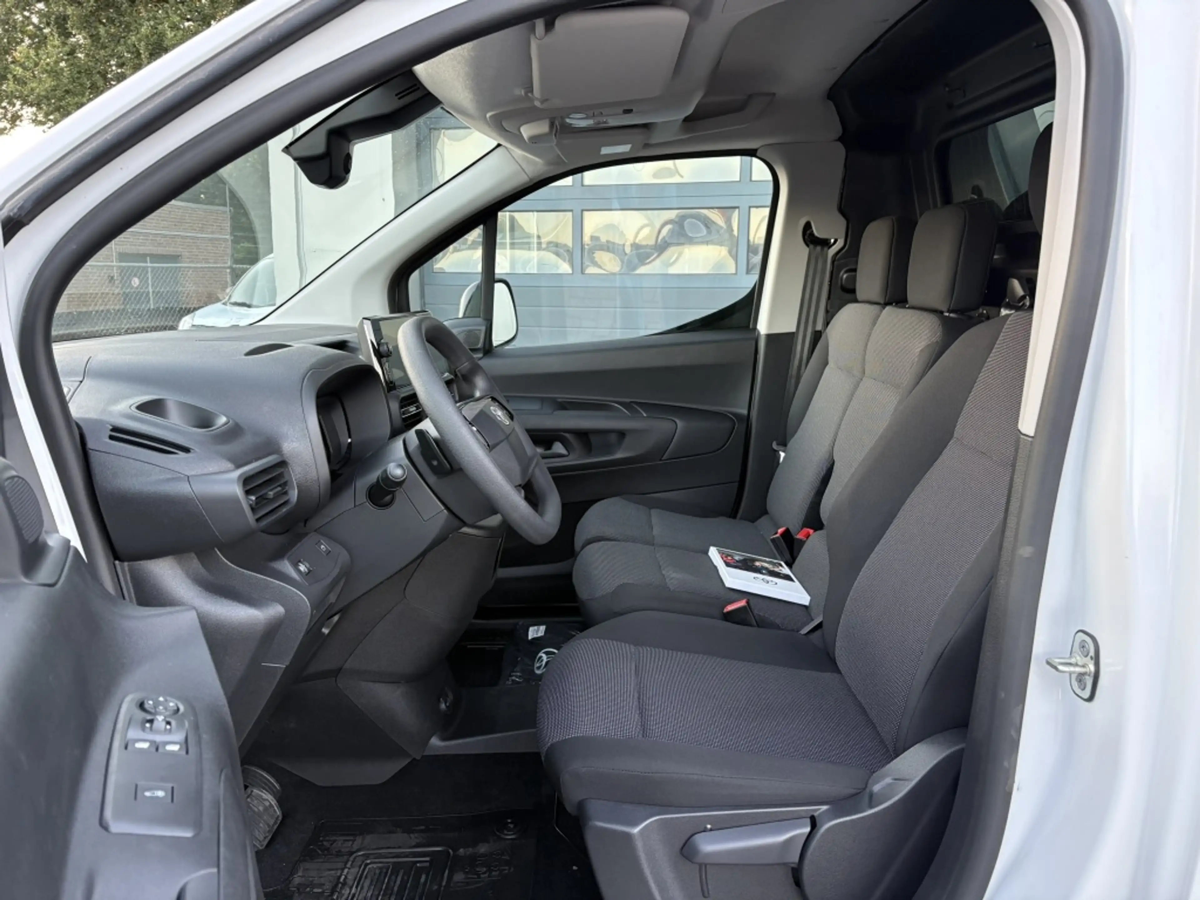 Toyota Proace City Electric 50 kWh Long | 3-pers | Camera | Carplay — photo 7