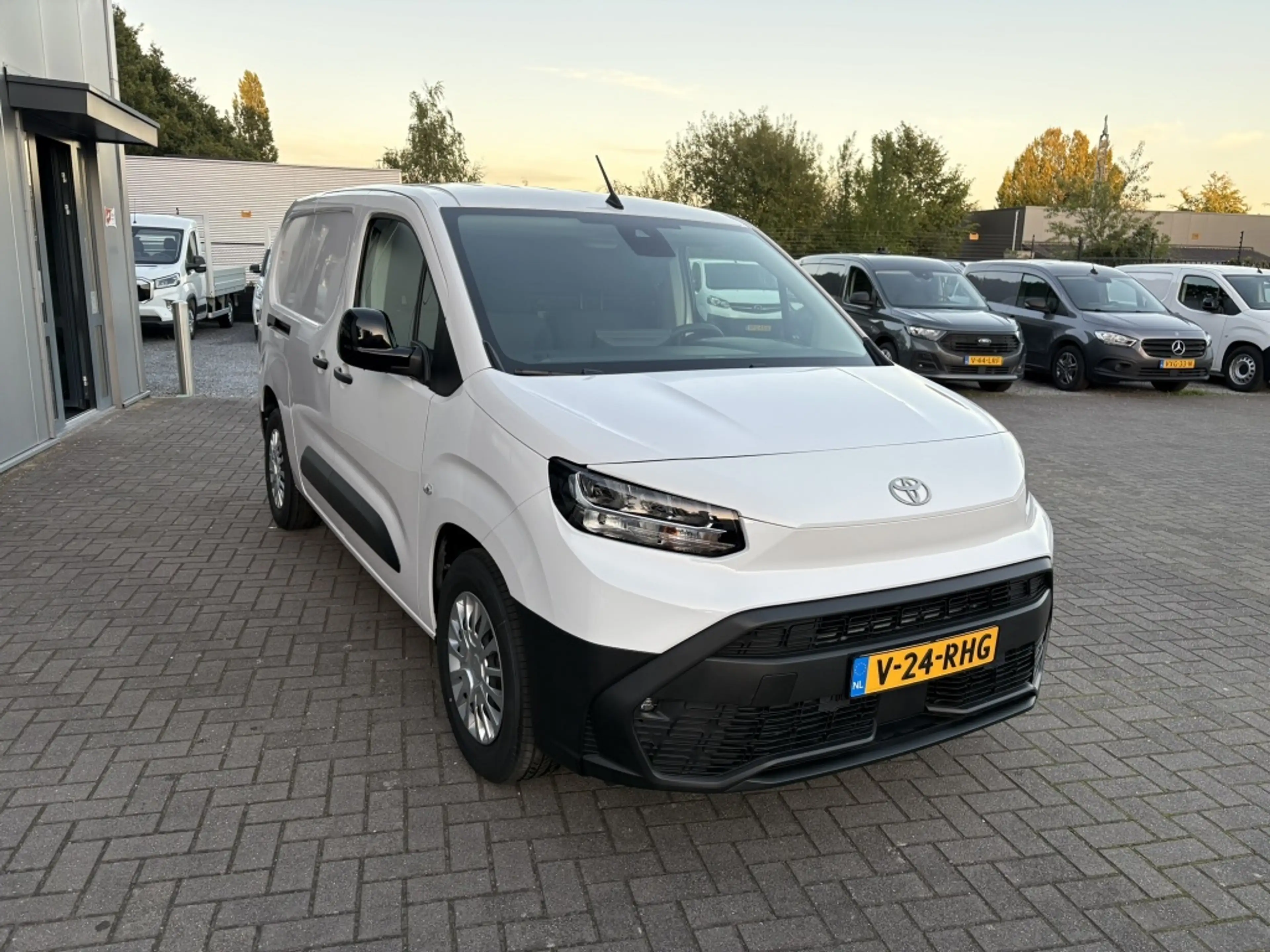 Toyota Proace City Electric 50 kWh Long | 3-pers | Camera | Carplay — photo 4