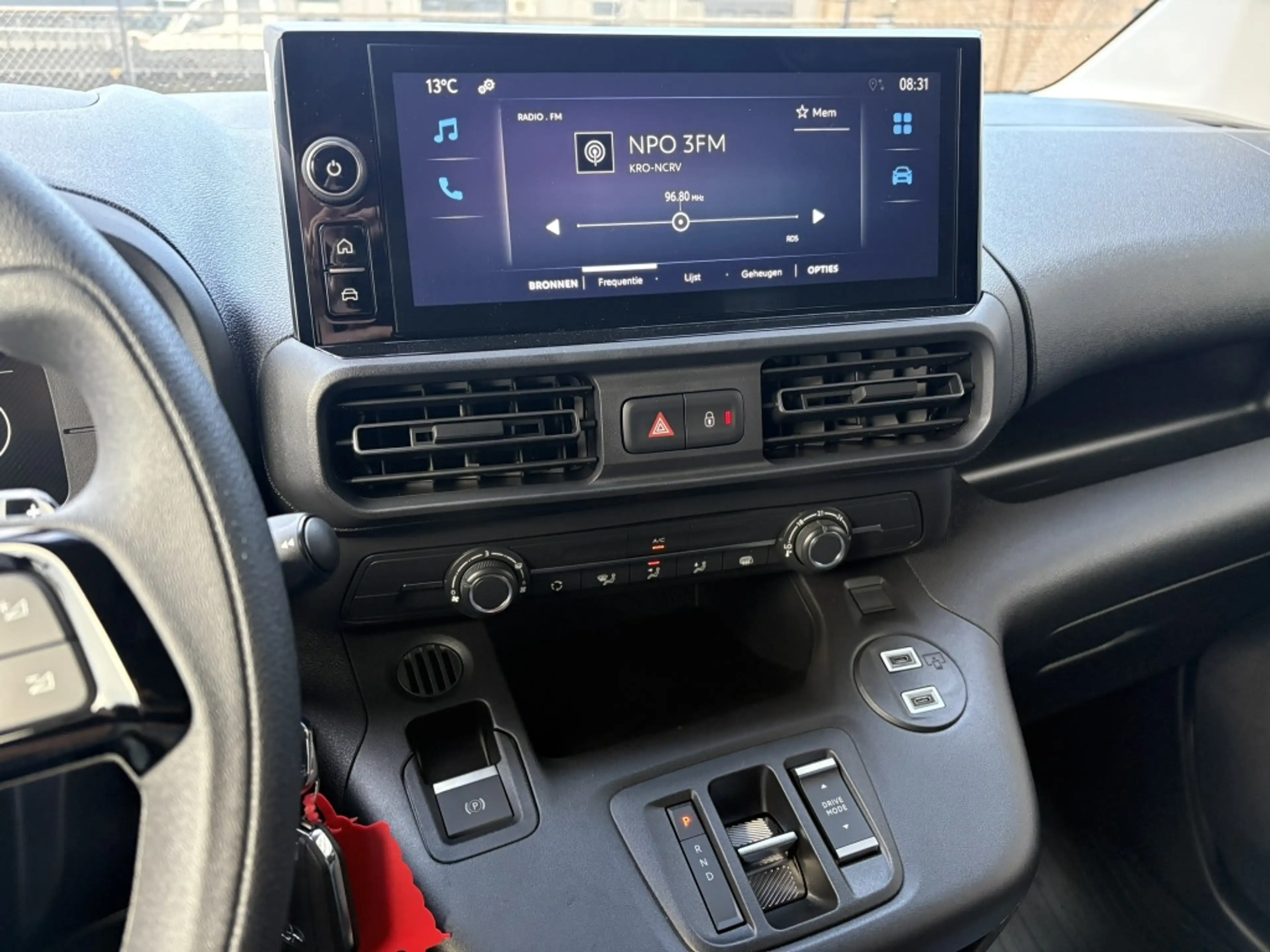 Toyota Proace City Electric 50 kWh Long | 3-pers | Camera | Carplay — photo 8