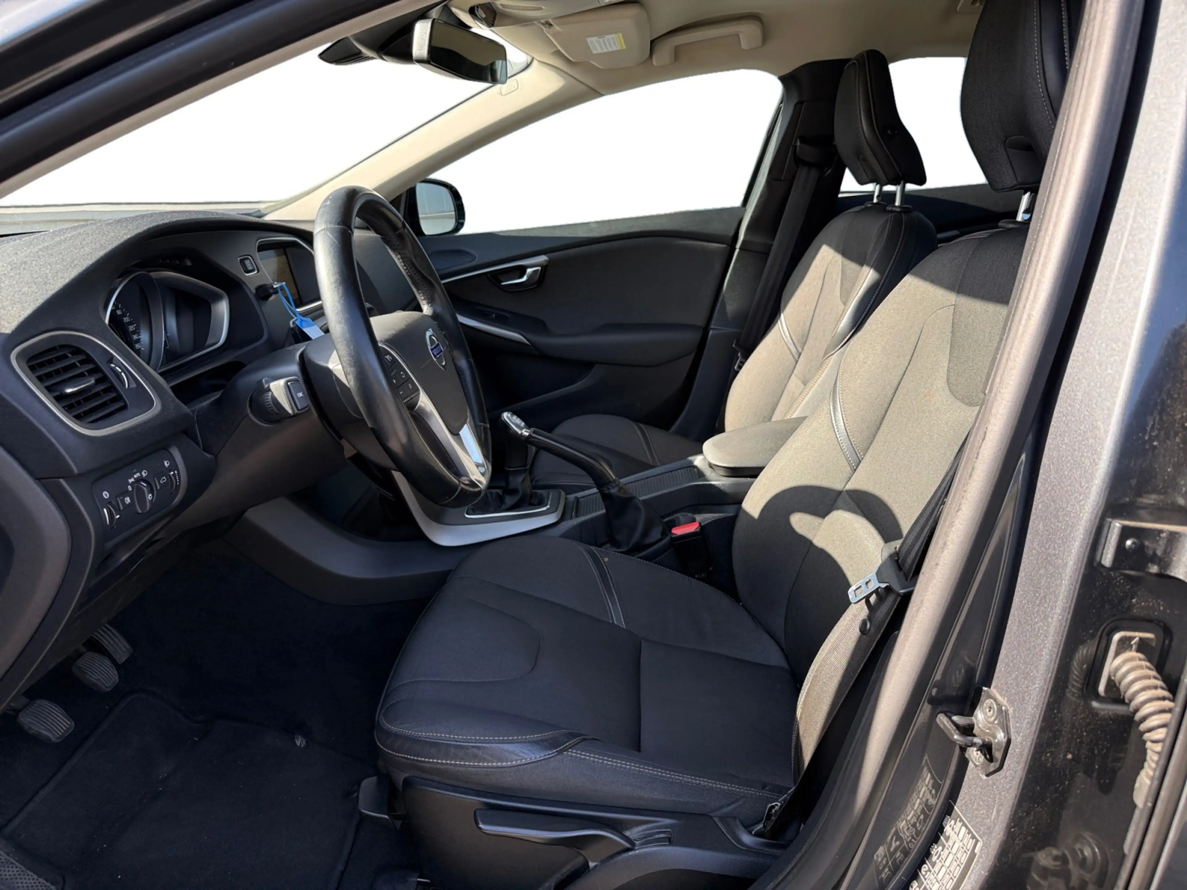 Volvo V40 Cross Country 1.6 T4 | Trekhaak | NAVI | PDC — photo 2