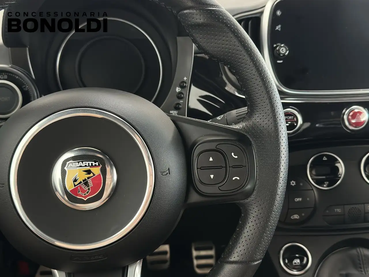 Abarth 595 2021 — фото 15