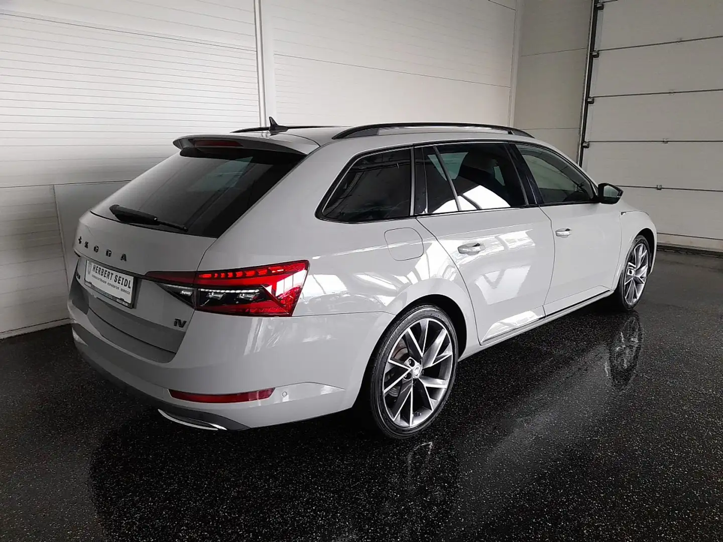 Skoda Superb Kombi SPORTLINE PHEV 156/218 DSG *STANDHZG / MA... Grau - 2
