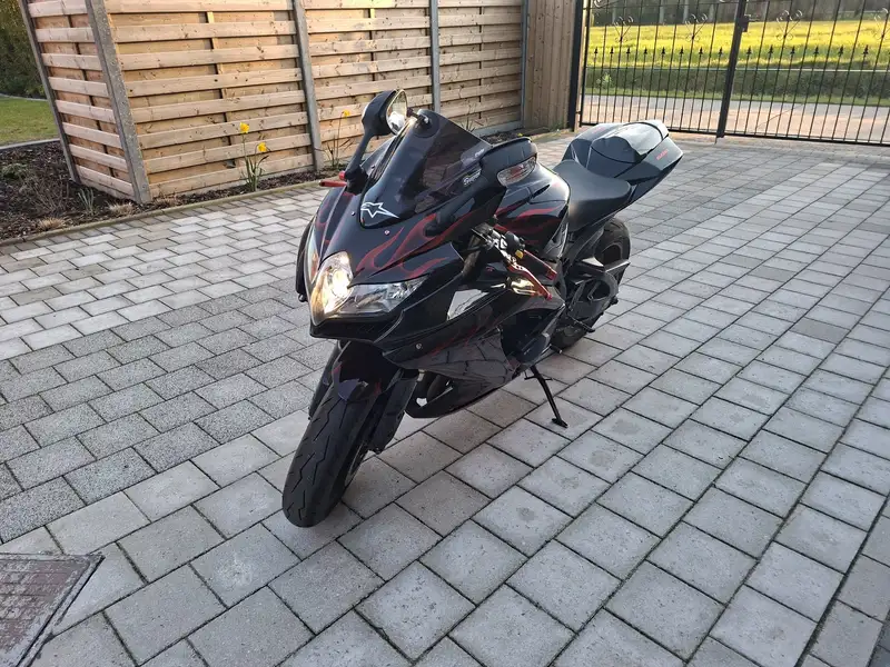 Suzuki GSX-R 600 - foto 3