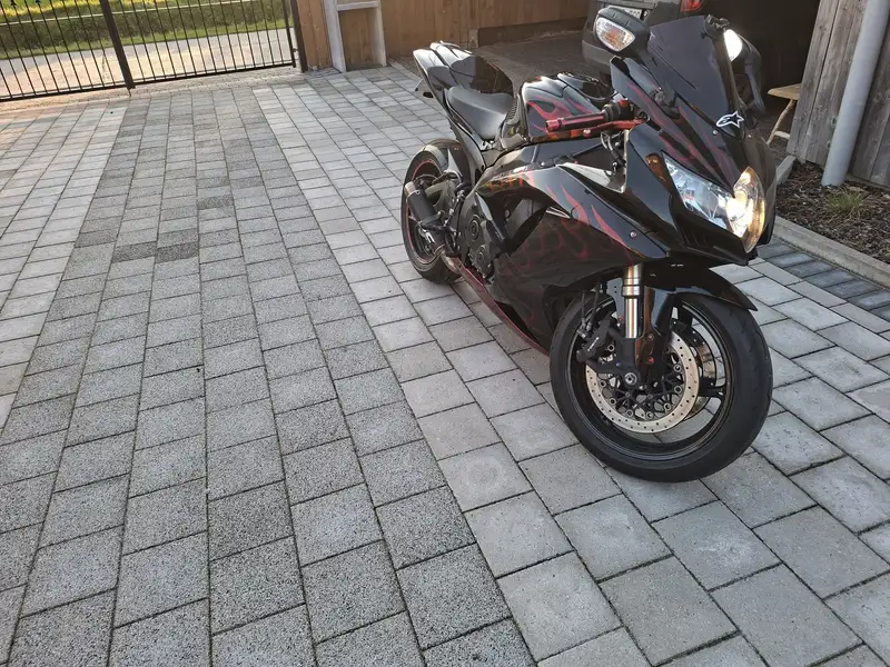 Suzuki GSX-R 600 - foto 4