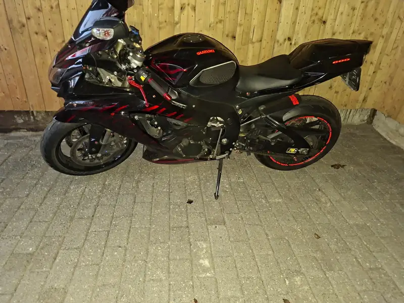 Suzuki GSX-R 600 - foto 2
