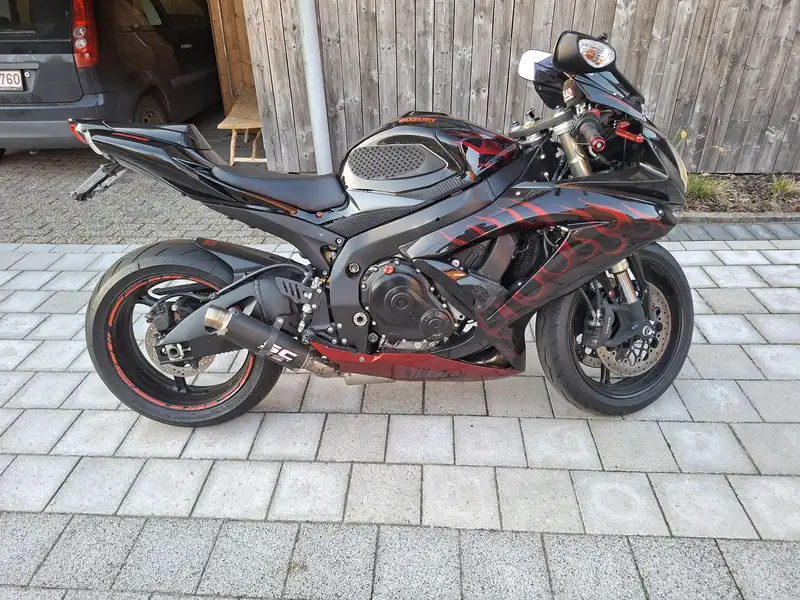 Suzuki GSX-R 600 - foto 5