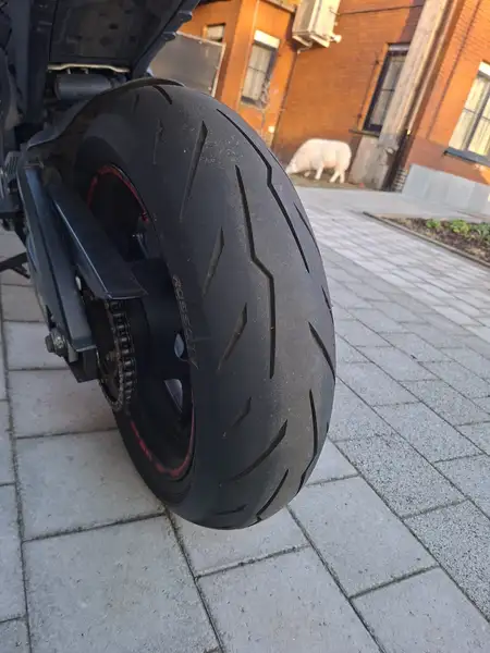 Suzuki GSX-R 600 - foto 7