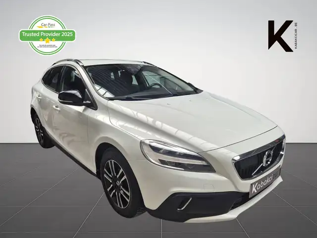 Volvo V40 Cross Country 2.0 D4 Pro Geartronic / Suivi Volvo jusqu’à 88.000km / Camera + Capt. Av & Arr / Garantie 12 Mois
