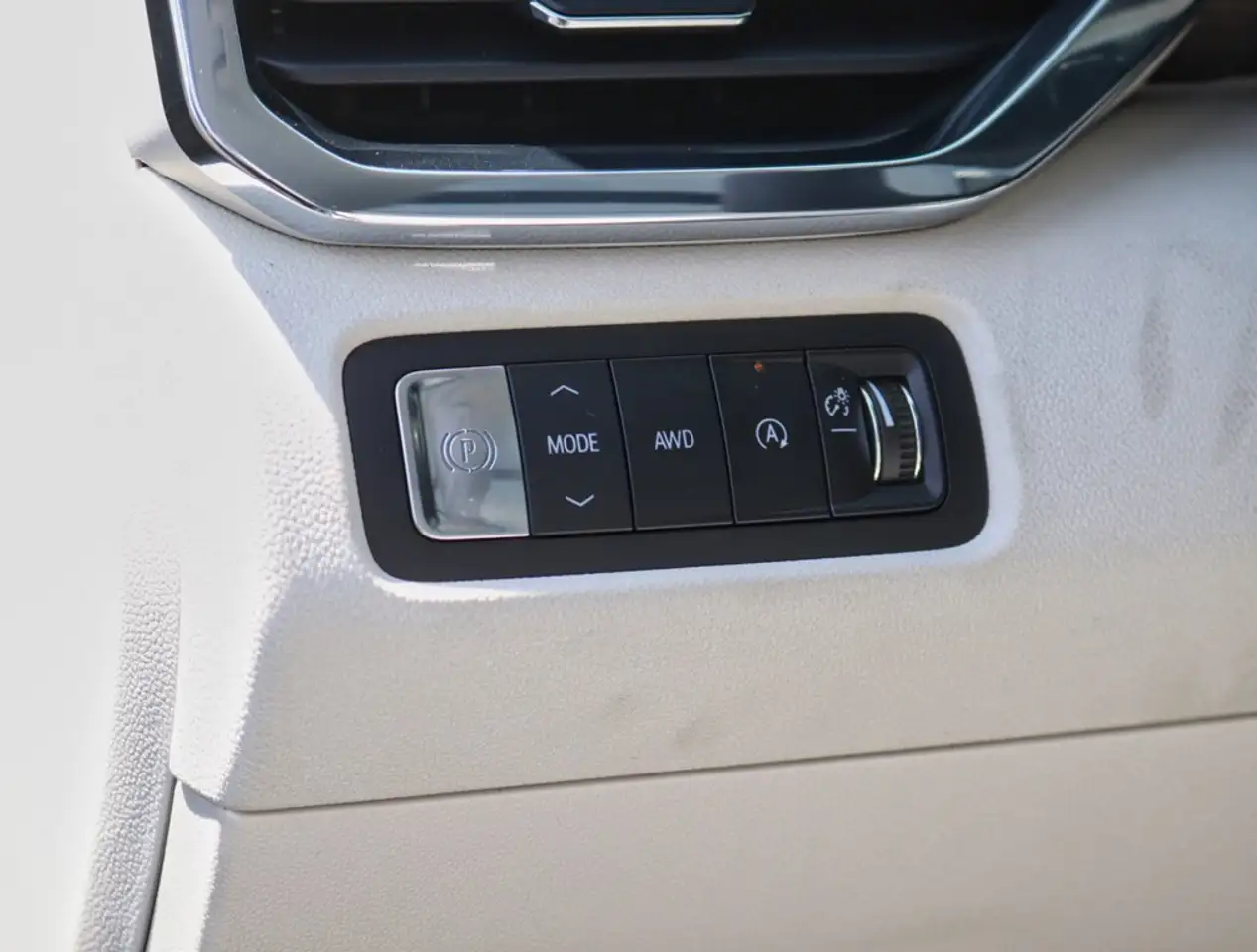 GMC Acadia снимка GMC Acadia