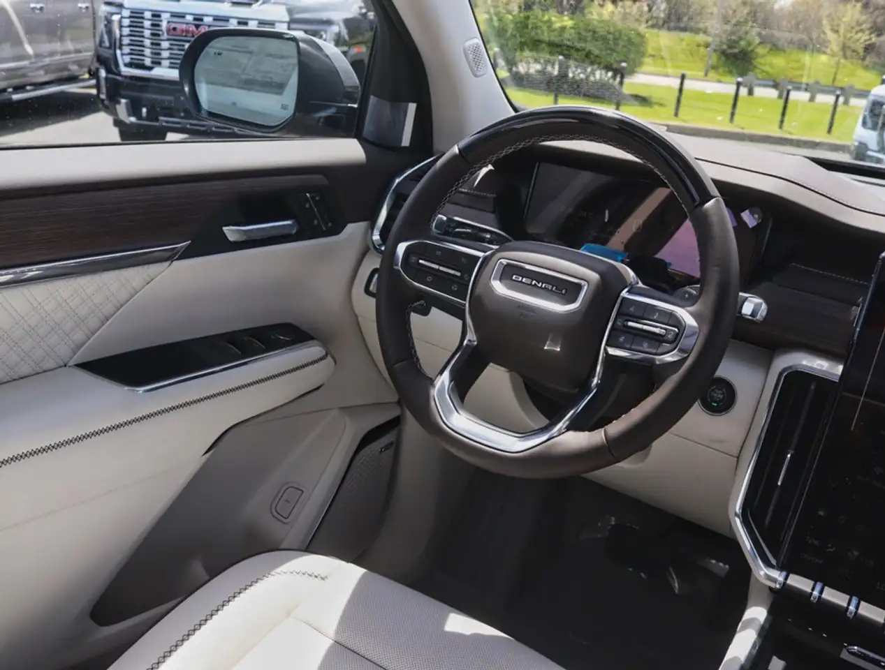GMC Acadia снимка GMC Acadia