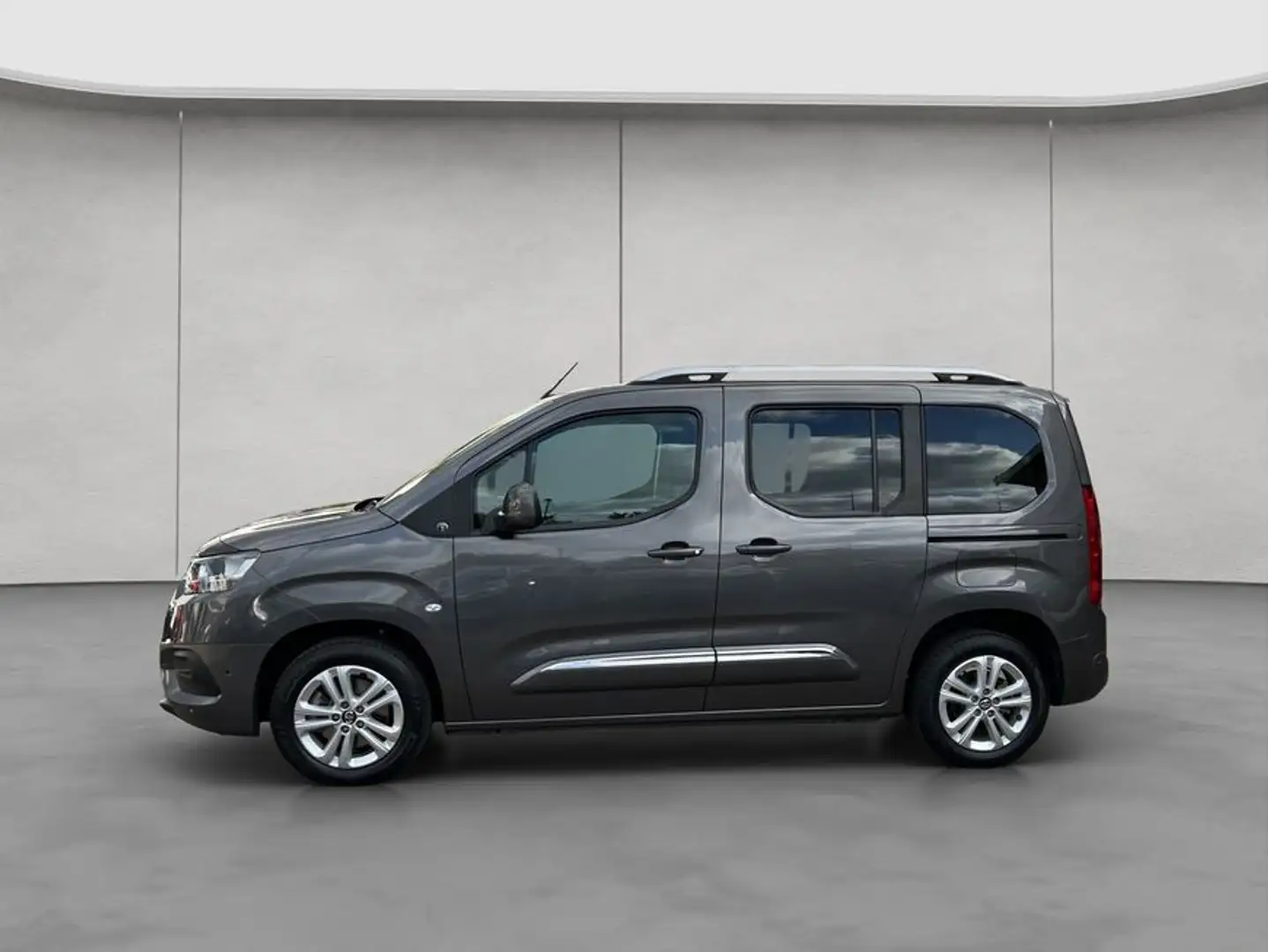 Toyota Proace City 1.2 Turbo L1 Aut Team D Grijs - 2