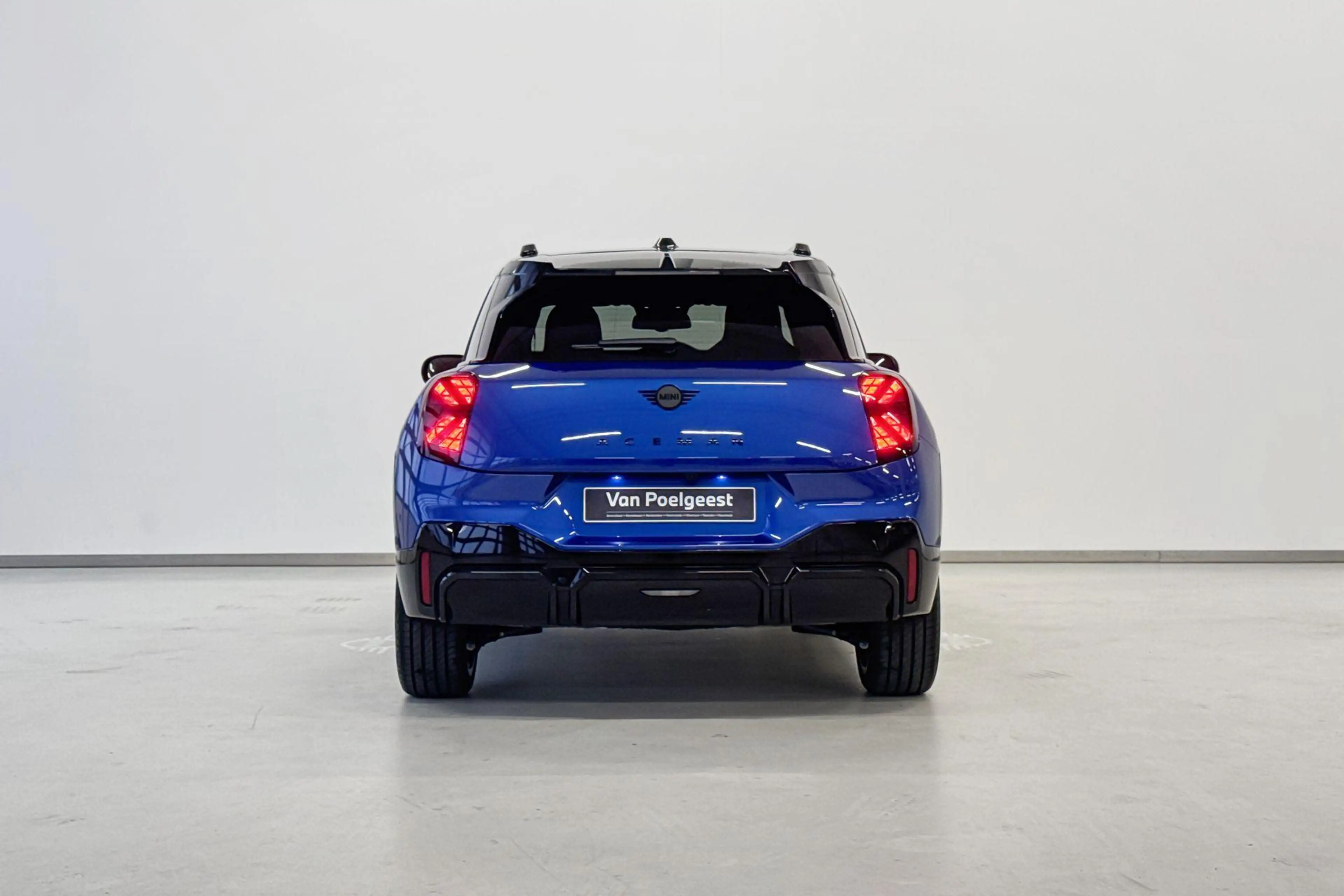 MINI Aceman E John Cooper Works M 42.5 kWh - Boost Deals — photo 8