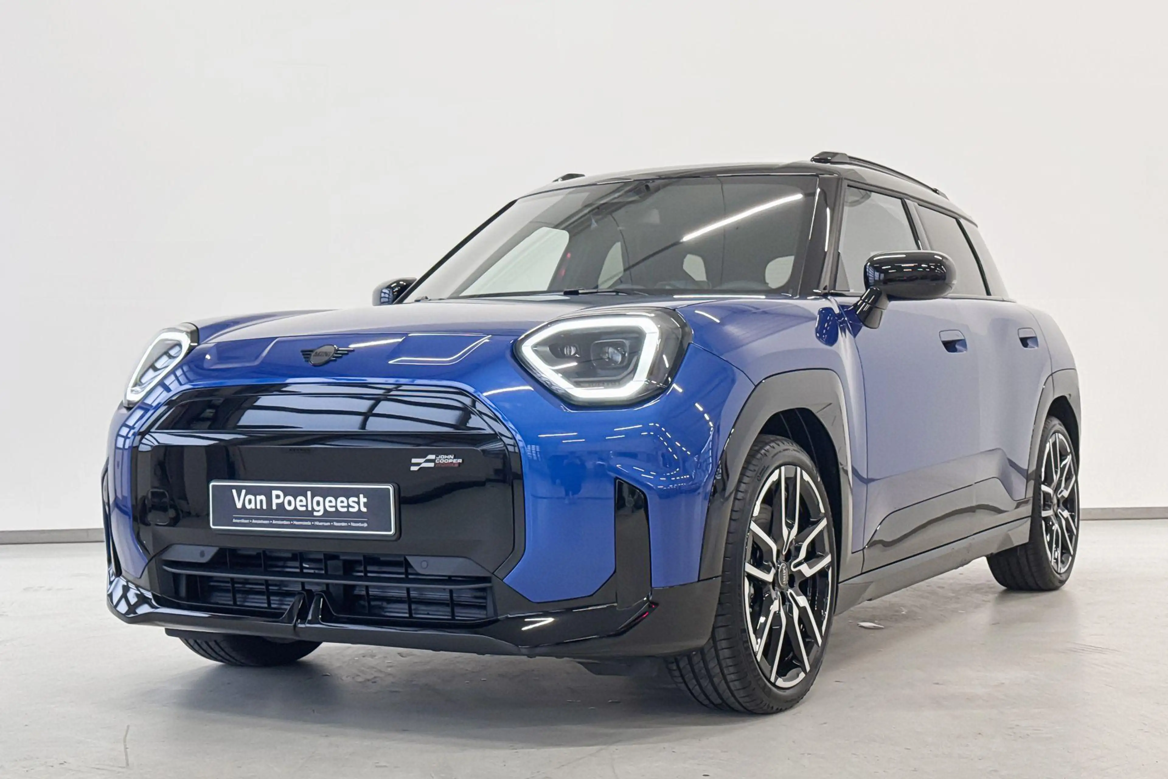 MINI Aceman E John Cooper Works M 42.5 kWh - Boost Deals — photo 2