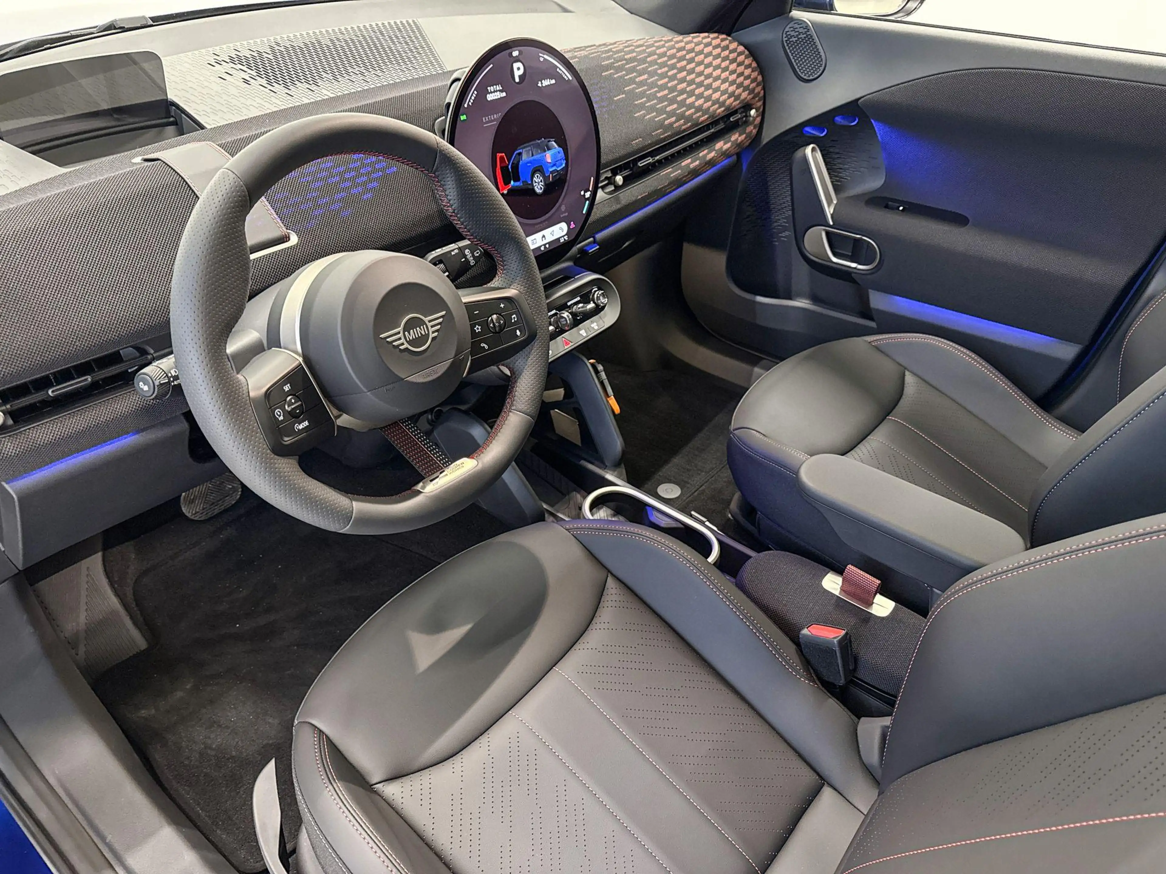 MINI Aceman E John Cooper Works M 42.5 kWh - Boost Deals — photo 11