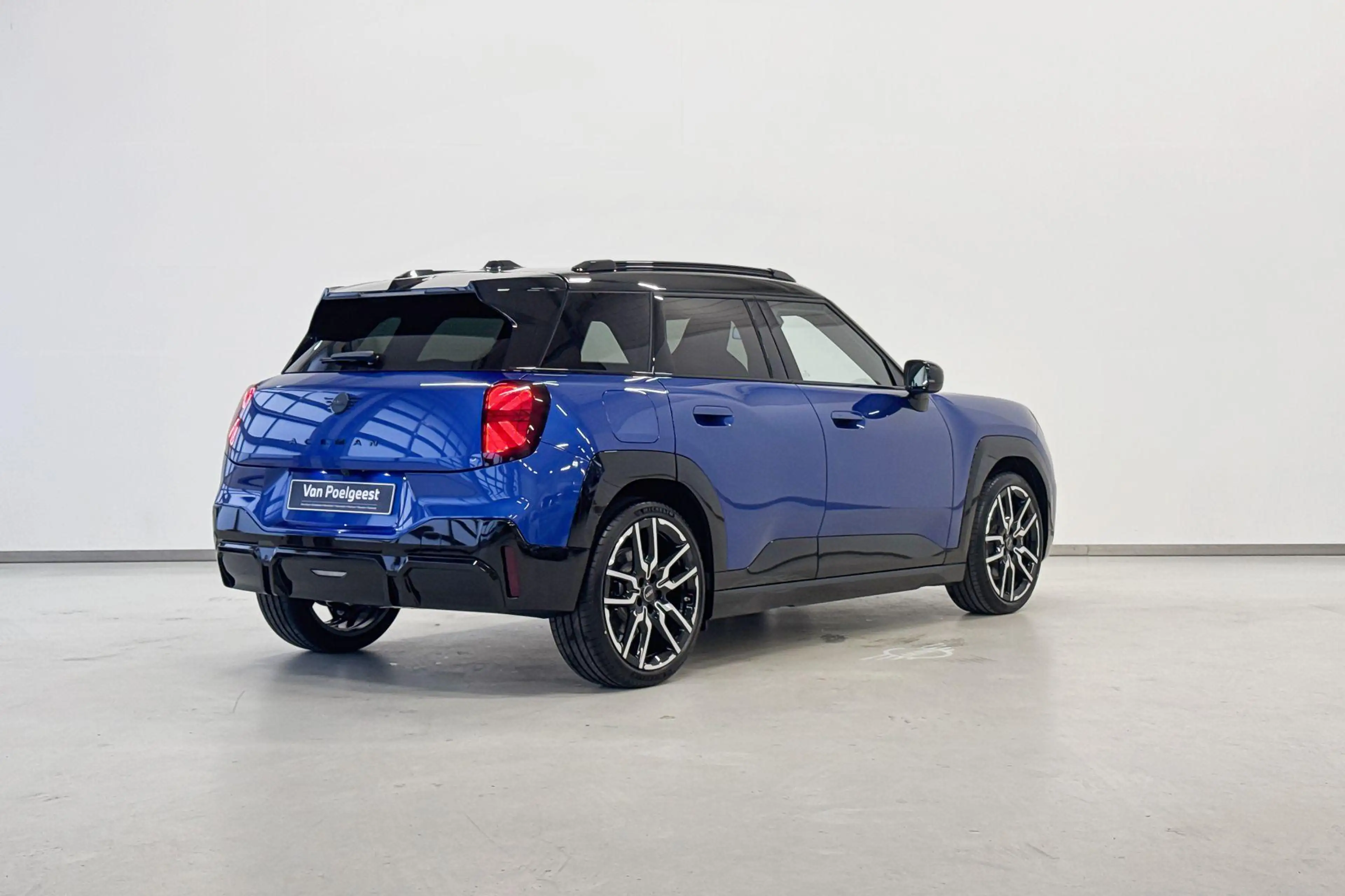 MINI Aceman E John Cooper Works M 42.5 kWh - Boost Deals — photo 7
