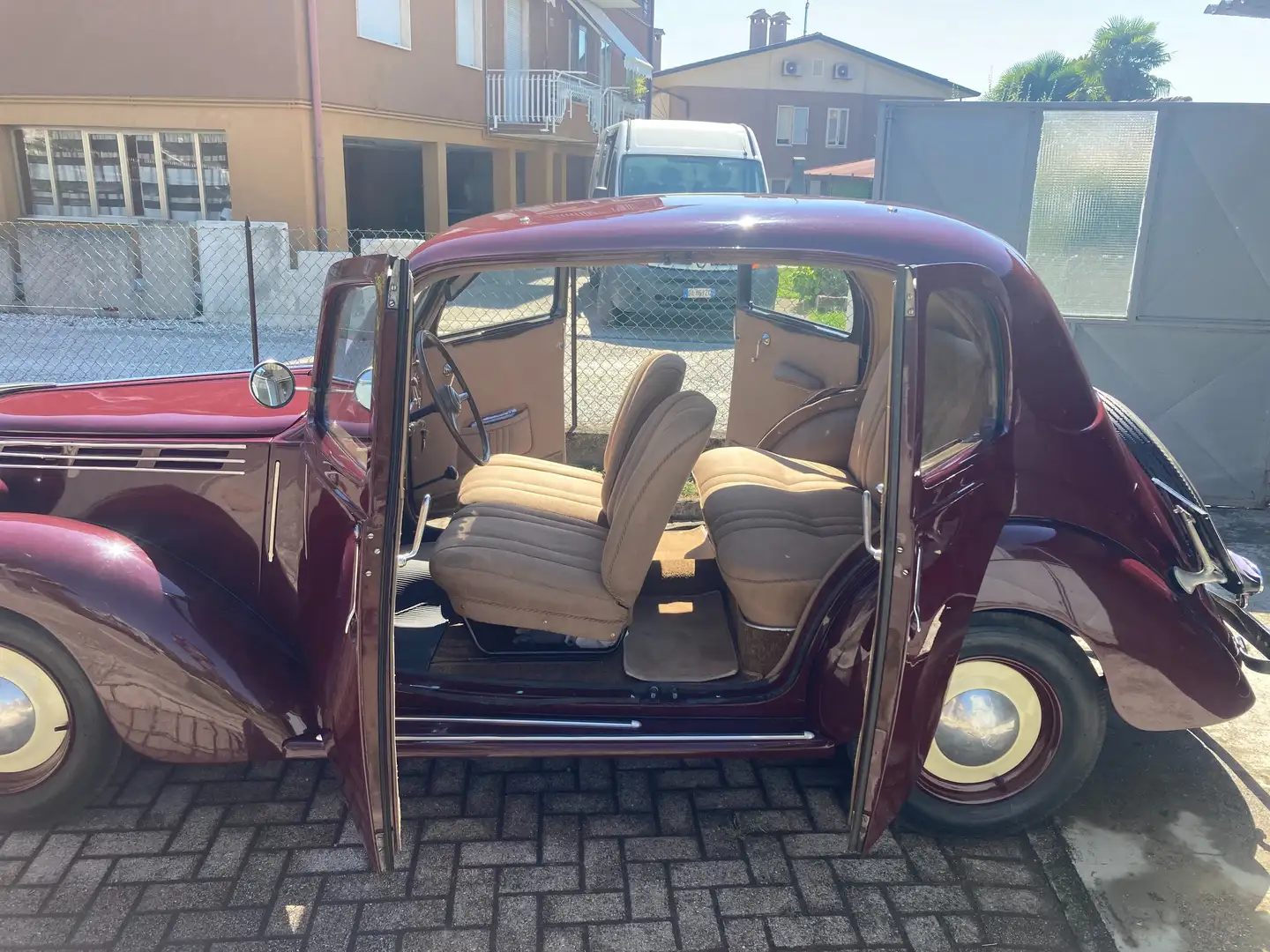 Fiat 2300 1100 B Musone Rouge - 2