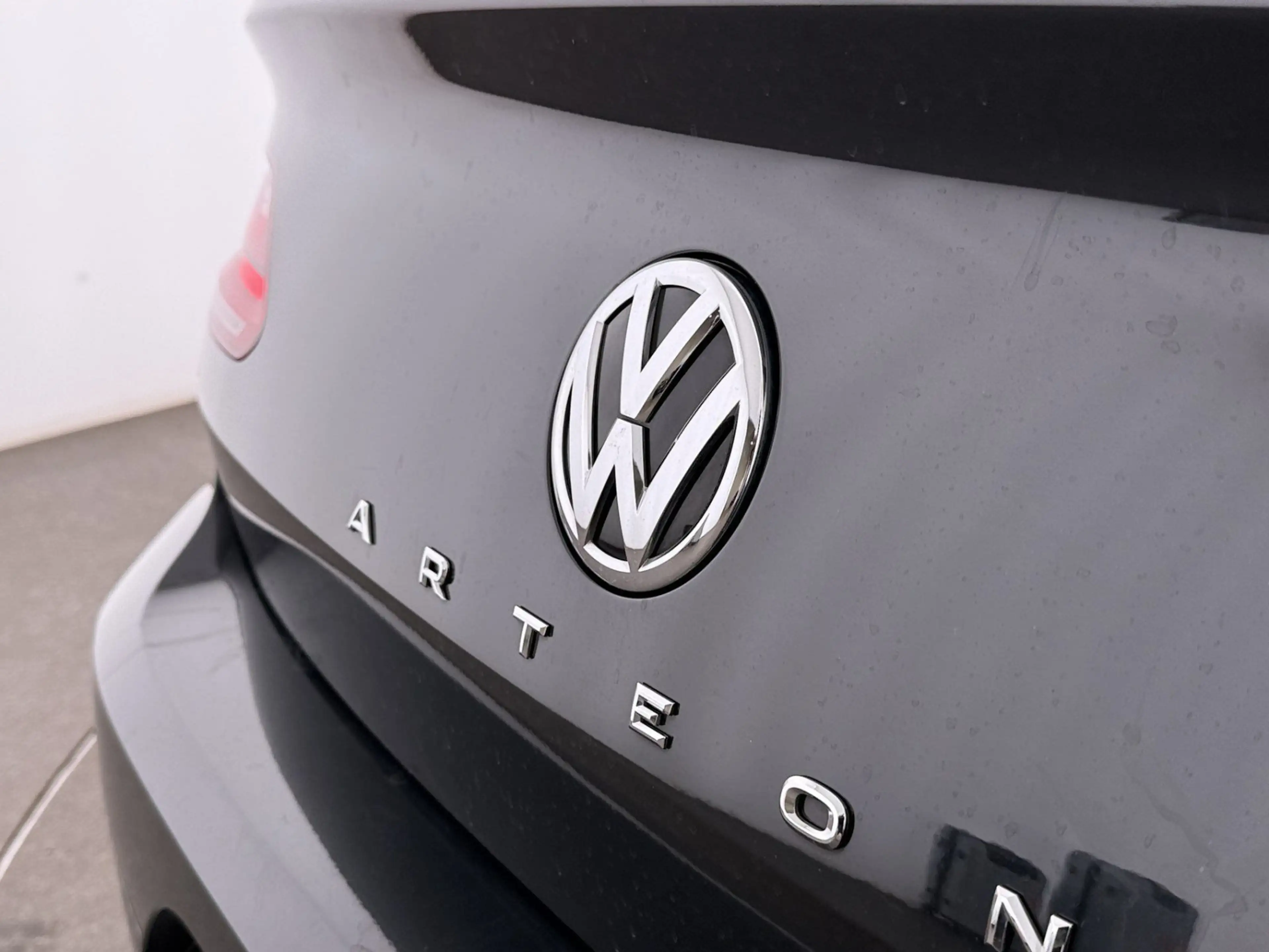 Volkswagen Arteon 2.0 TDI LED ASSIST TEMPOMAT KLIMA — photo 11