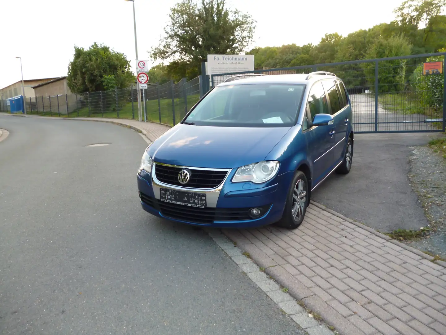 Volkswagen Touran 2.0 TDI Trendline Blau - 1