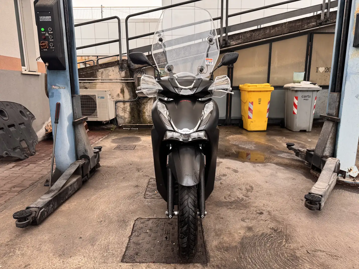 Honda SH 350i Sport Noir - 2