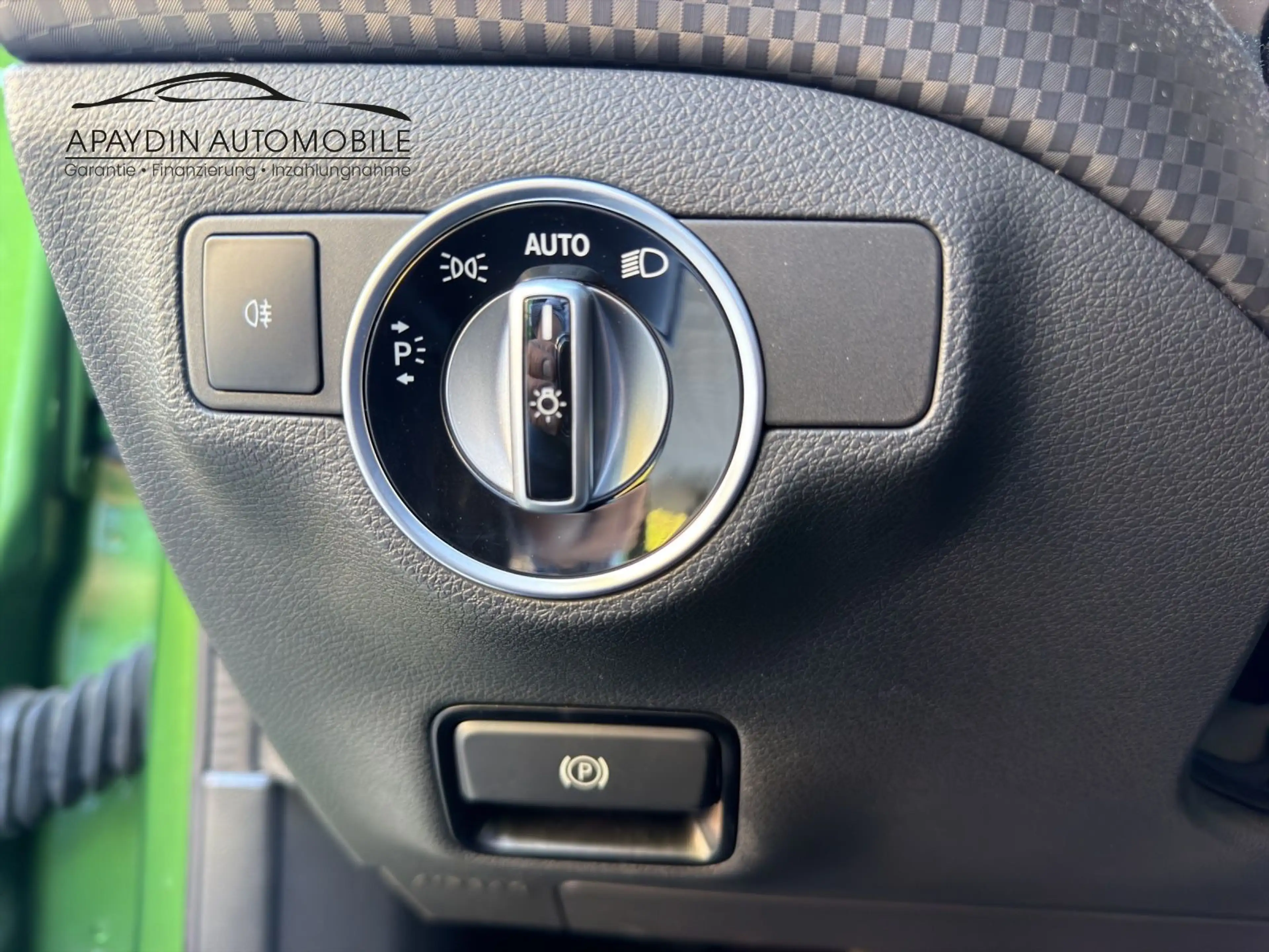 Mercedes-Benz A 180 Urban LED/NAVI/PDC/ALU/SHZ/61.000 TKM/2.HD — photo 36