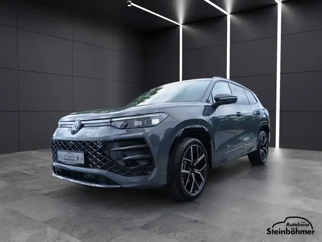 Volkswagen Tayron view 2