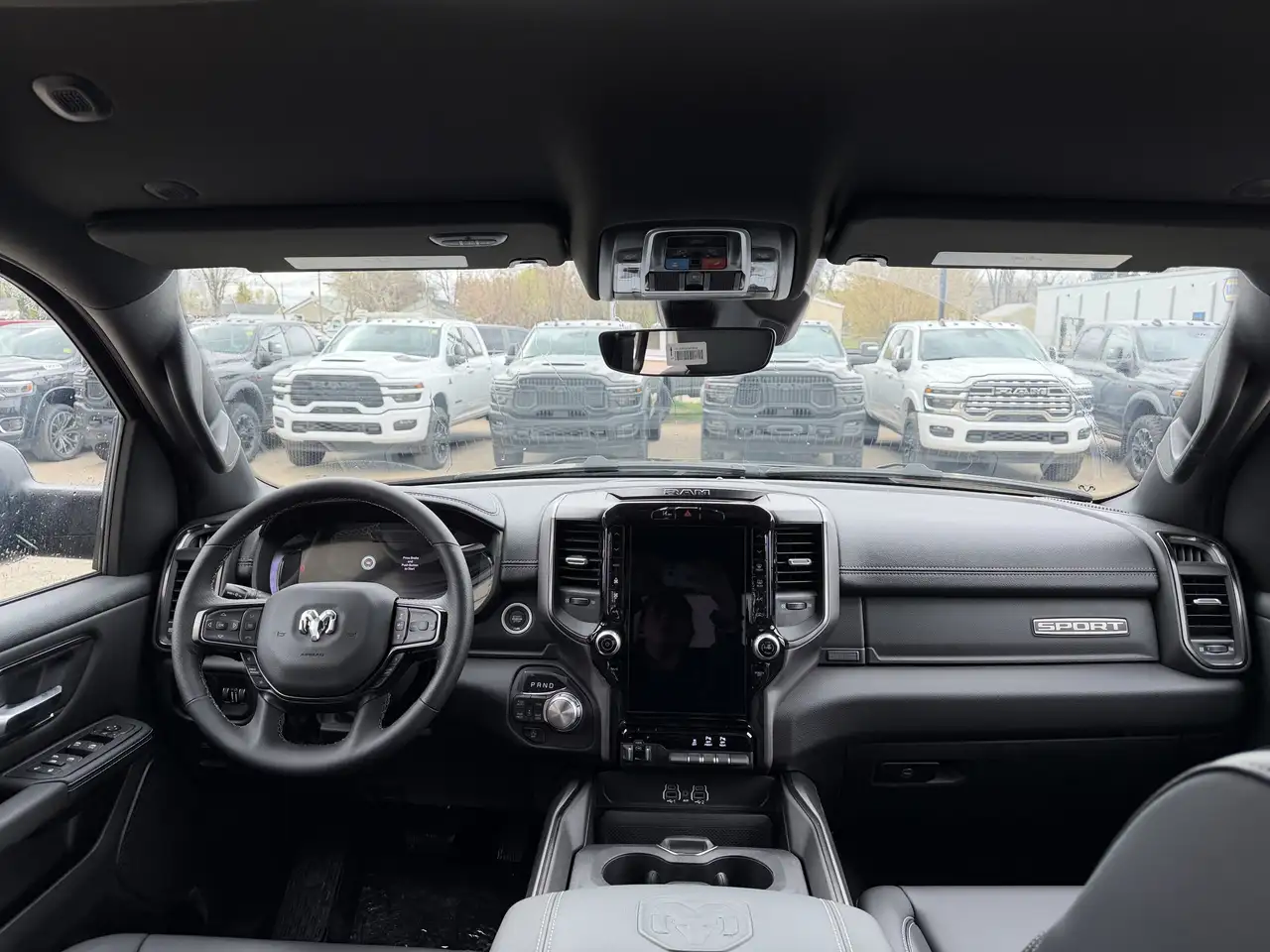 RAM 1500 снимка RAM 1500