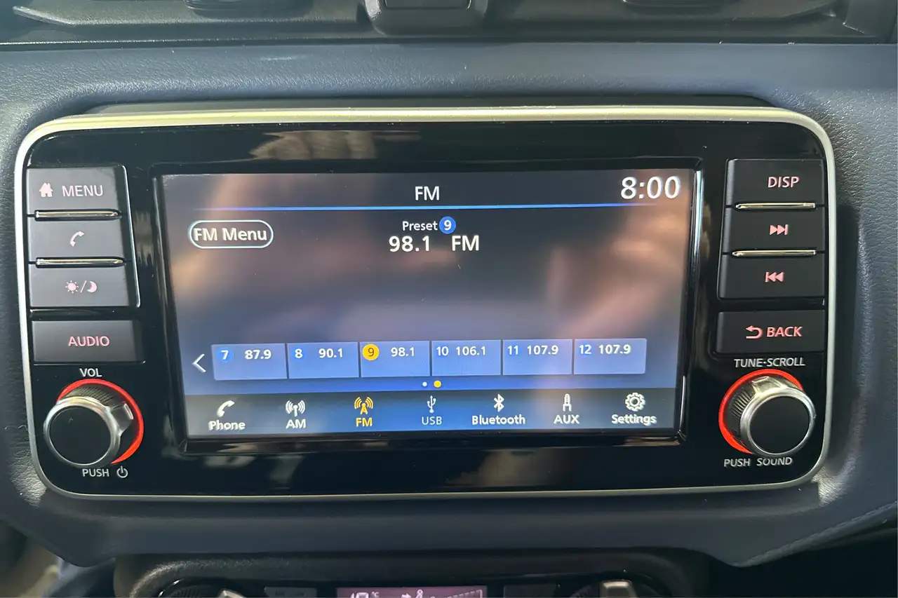 Nissan Versa снимка Nissan Versa