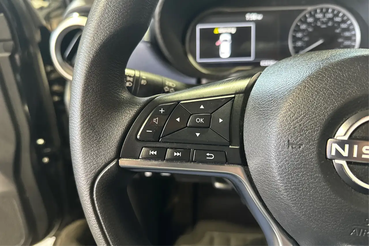 Nissan Versa снимка Nissan Versa
