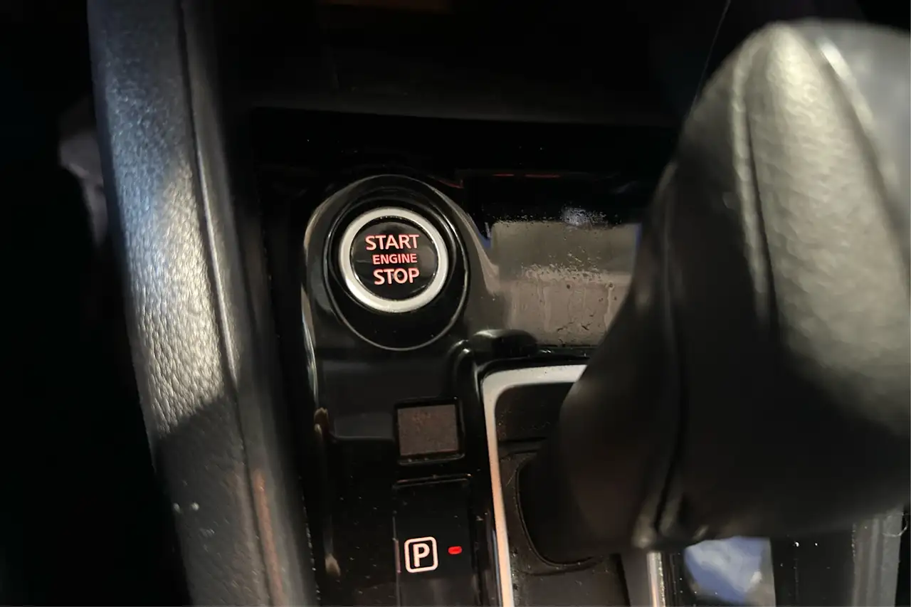 Nissan Versa снимка Nissan Versa