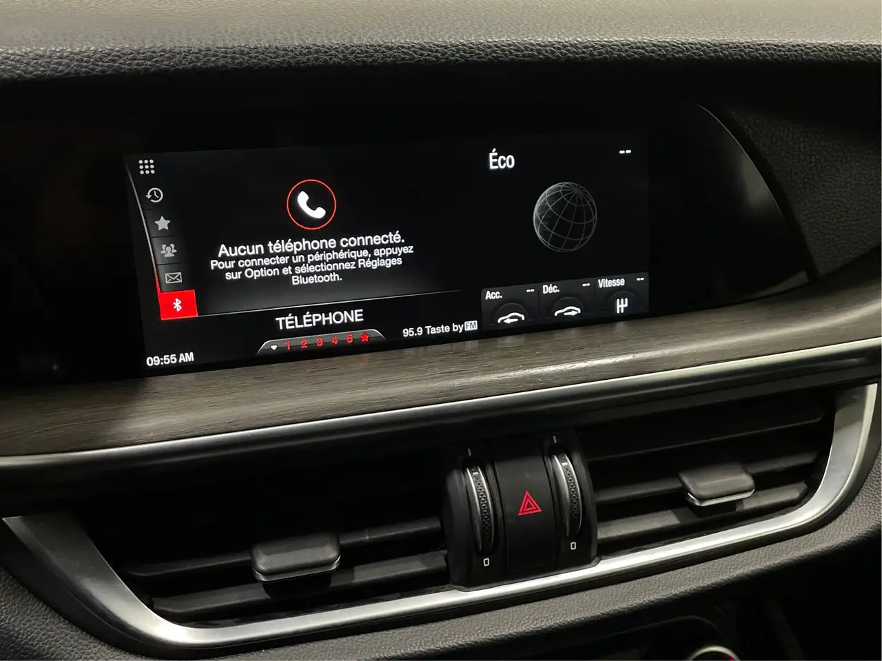Alfa Romeo Stelvio снимка Alfa Romeo Stelvio