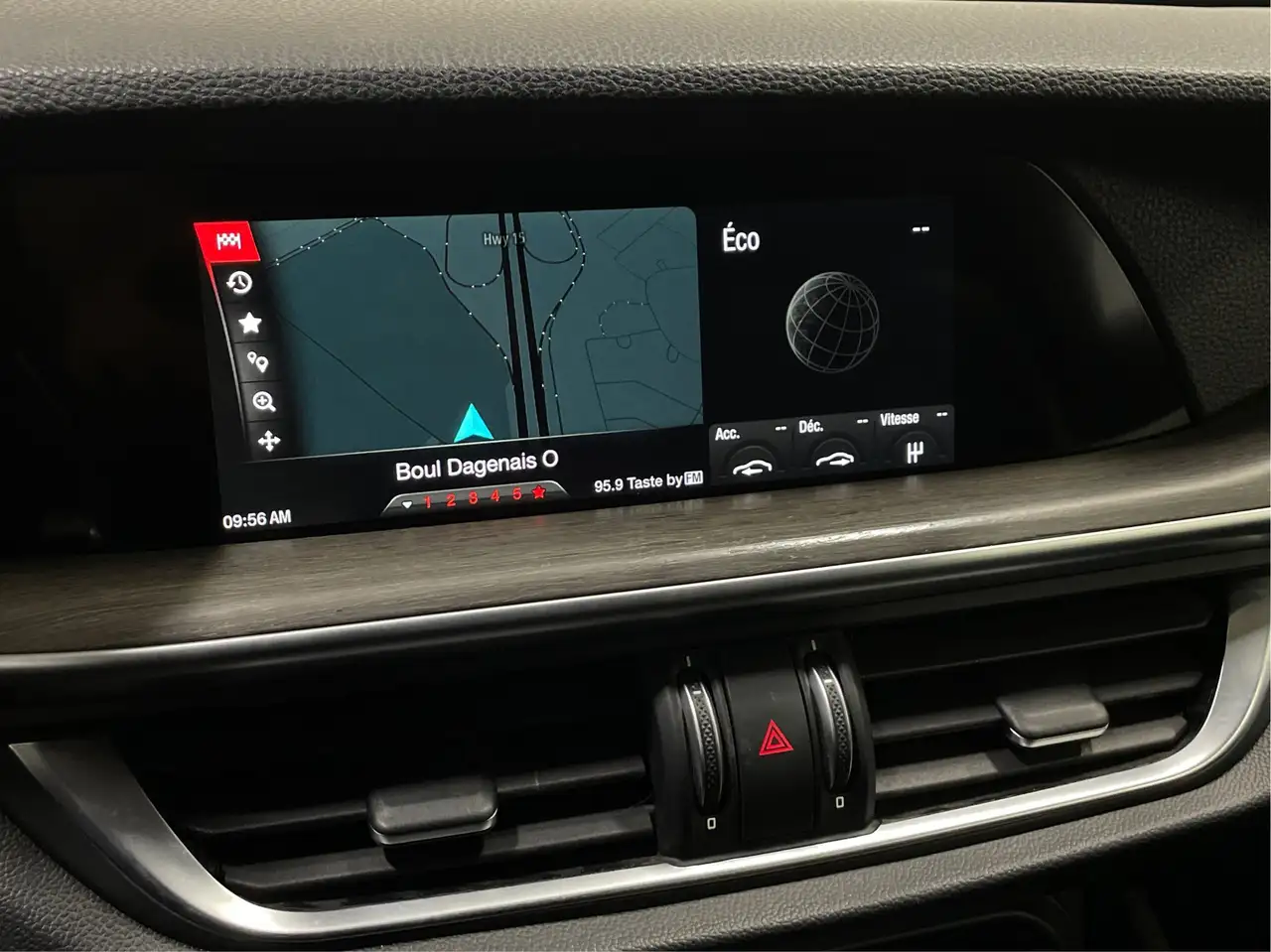 Alfa Romeo Stelvio снимка Alfa Romeo Stelvio
