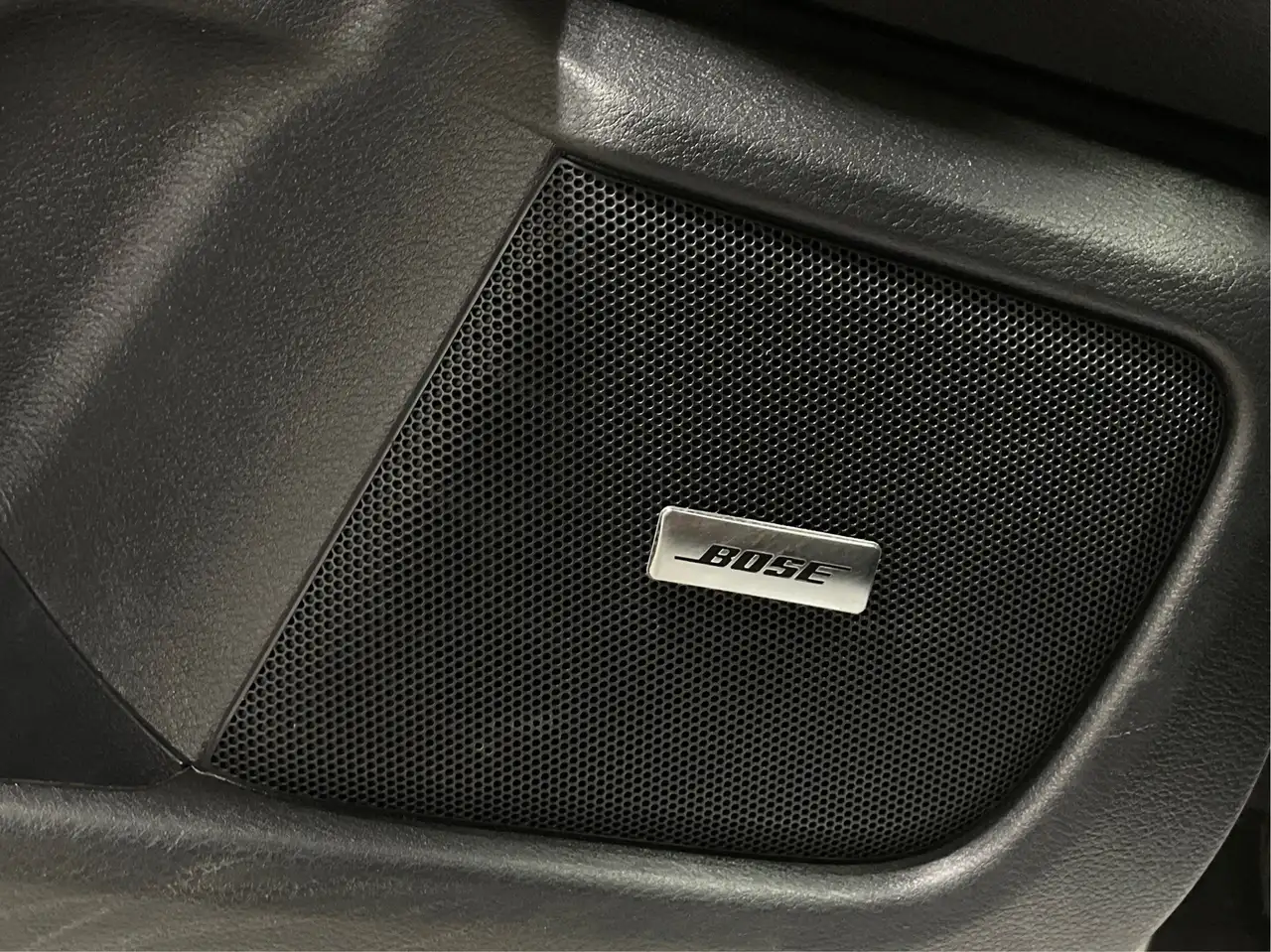 Alfa Romeo Stelvio снимка Alfa Romeo Stelvio